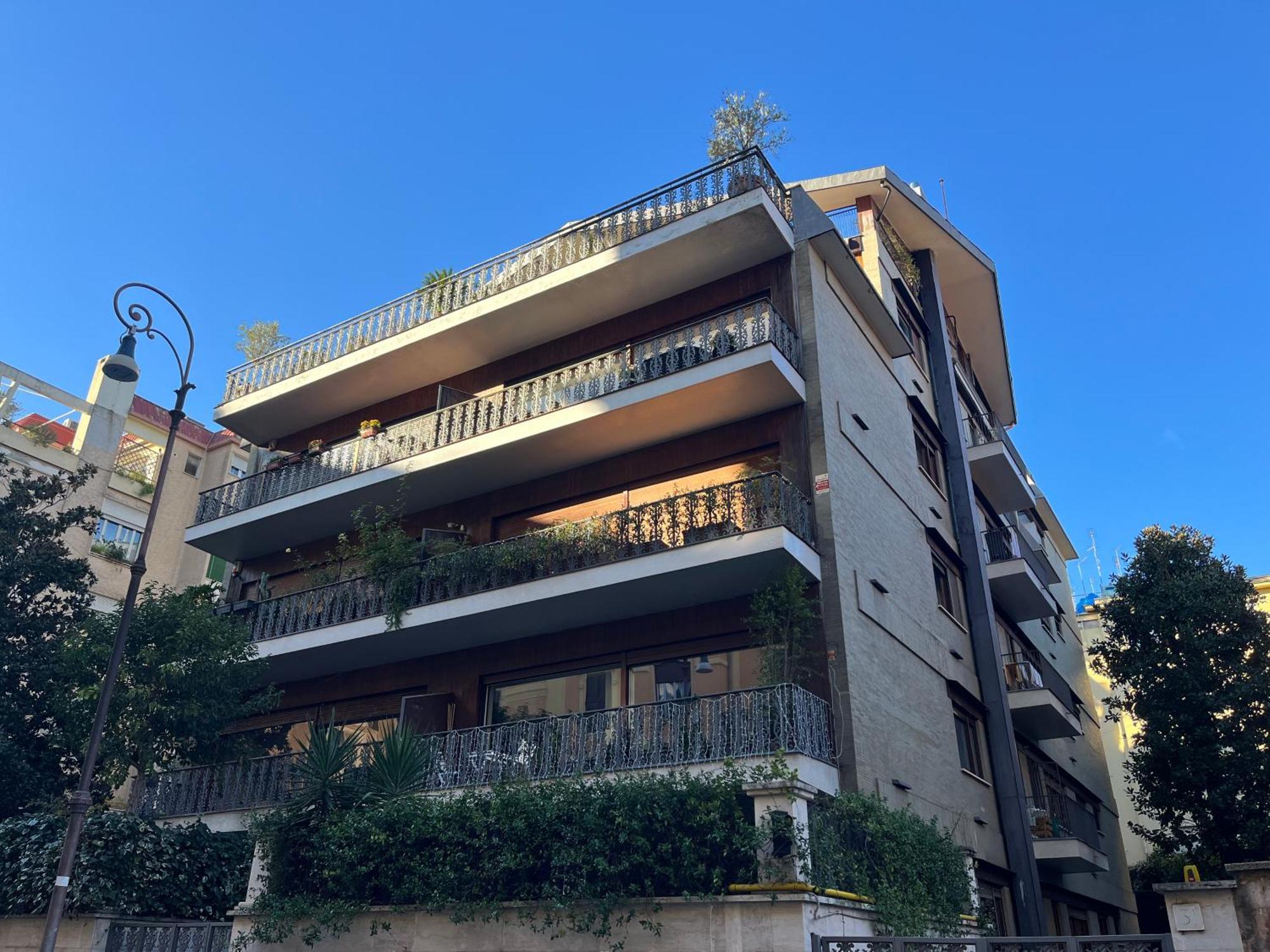 Savoia House, Modern Near Borghese Apartment Rome
