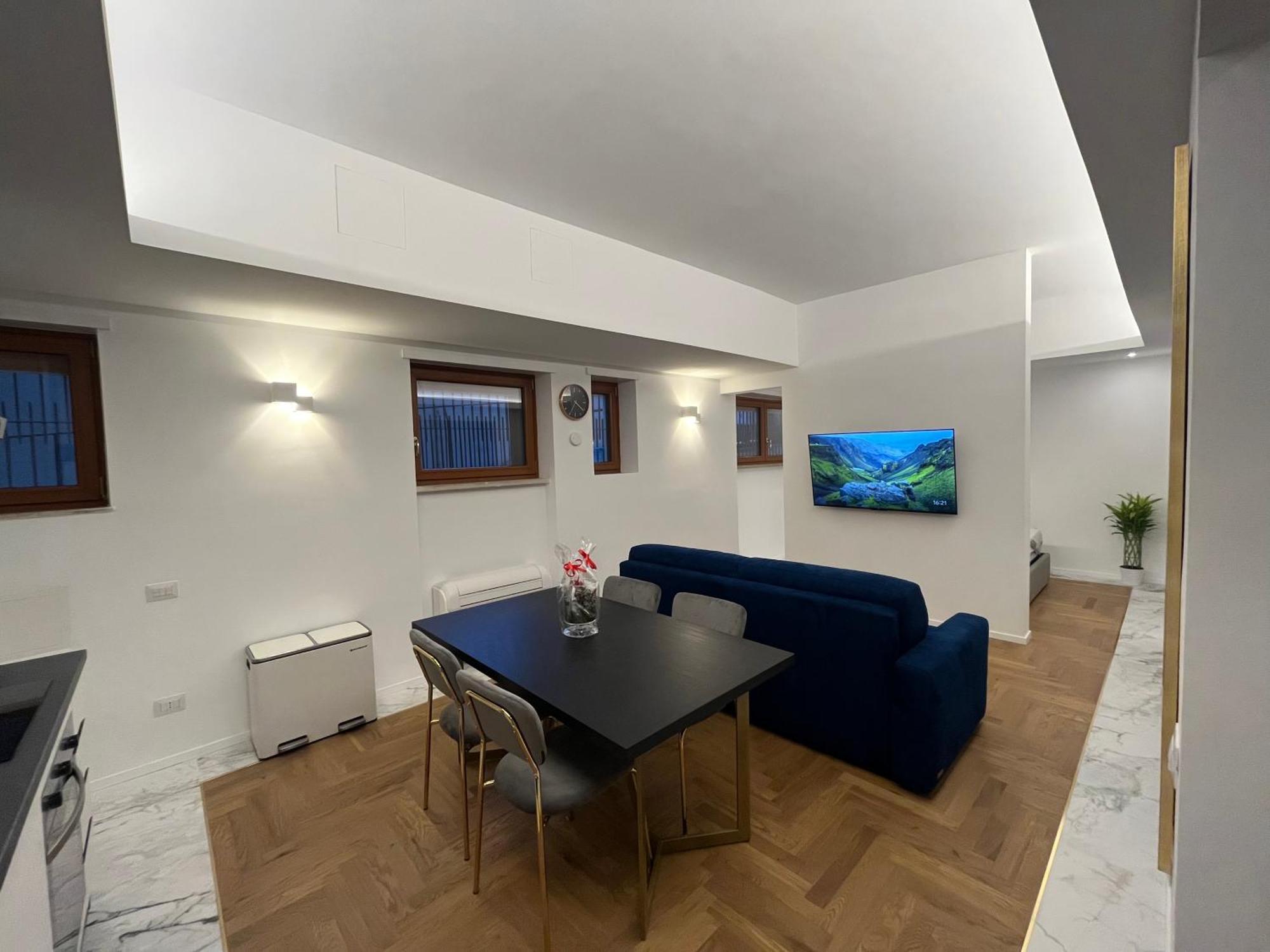 Apartment Savoia House, Modern Near Borghese Rome