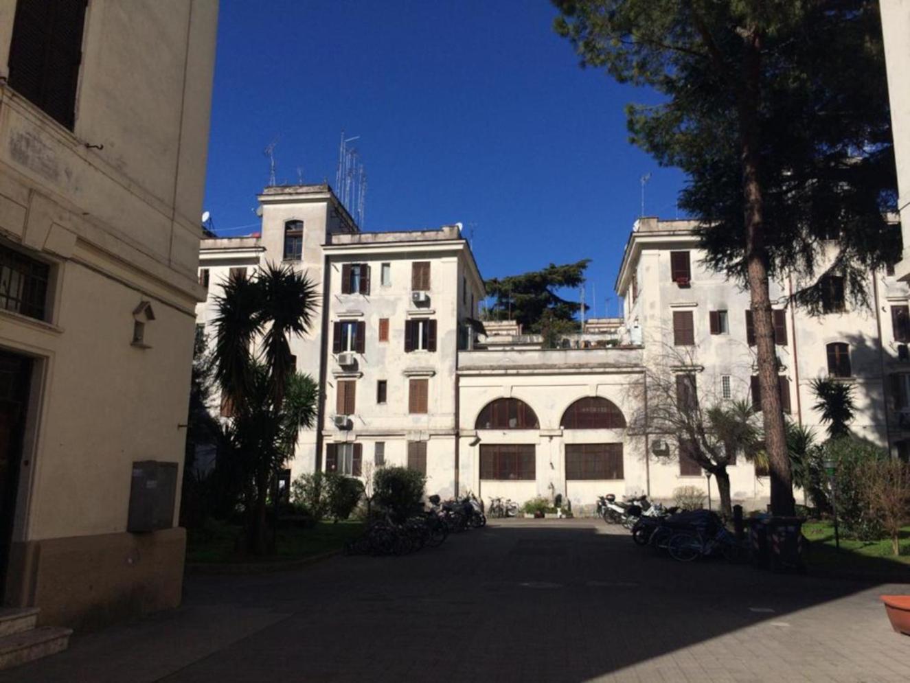 Testaccio - Volta 45 2+2 * Rome