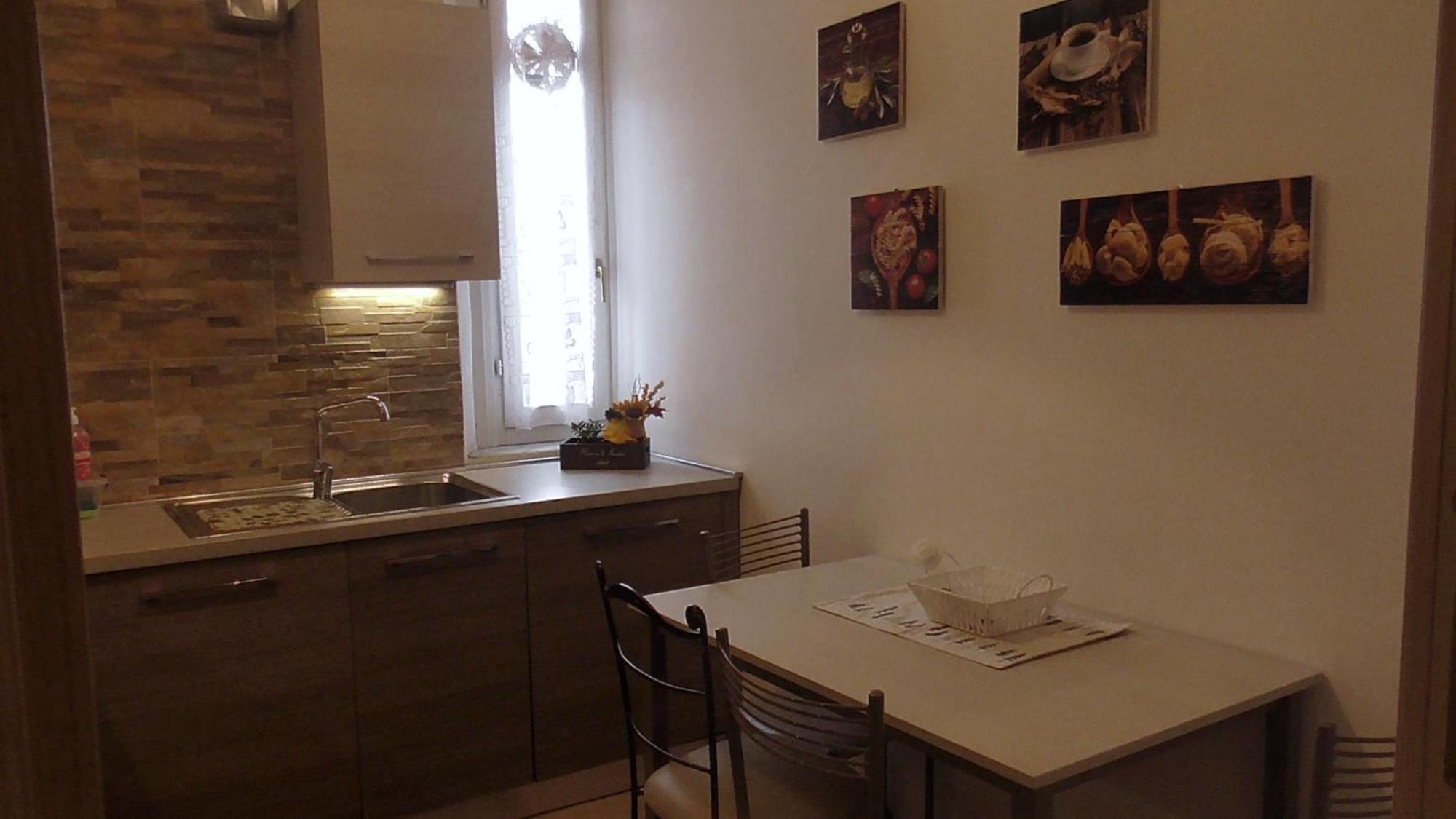 Apartment Italy's Enchanting Ambiance - A Snug In Rome