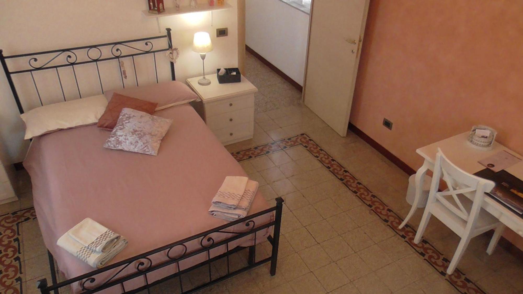 Italy's Enchanting Ambiance - A Snug In *