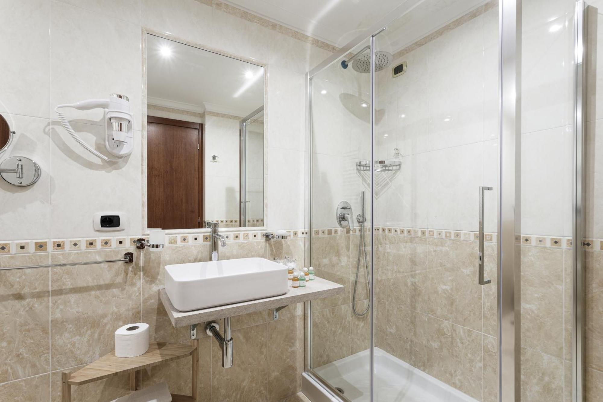 Esposizione Luxury 3* Rome