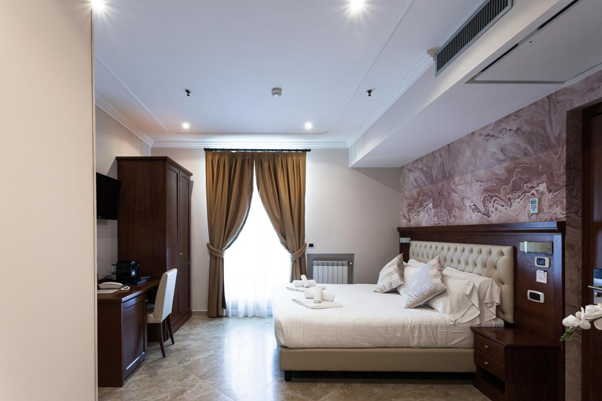 Hotel Esposizione Luxury 3*