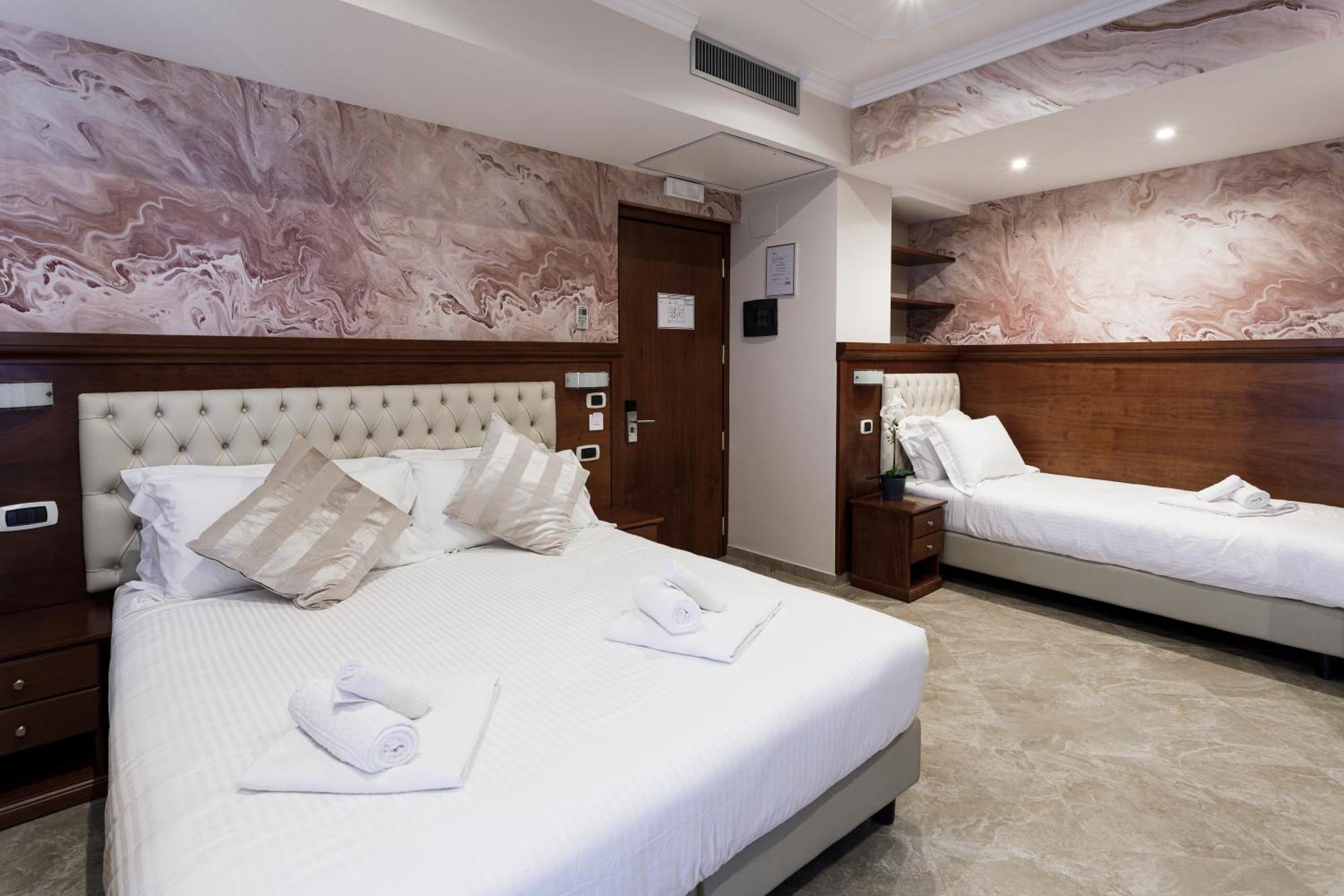 Hotel Esposizione Luxury 3*
