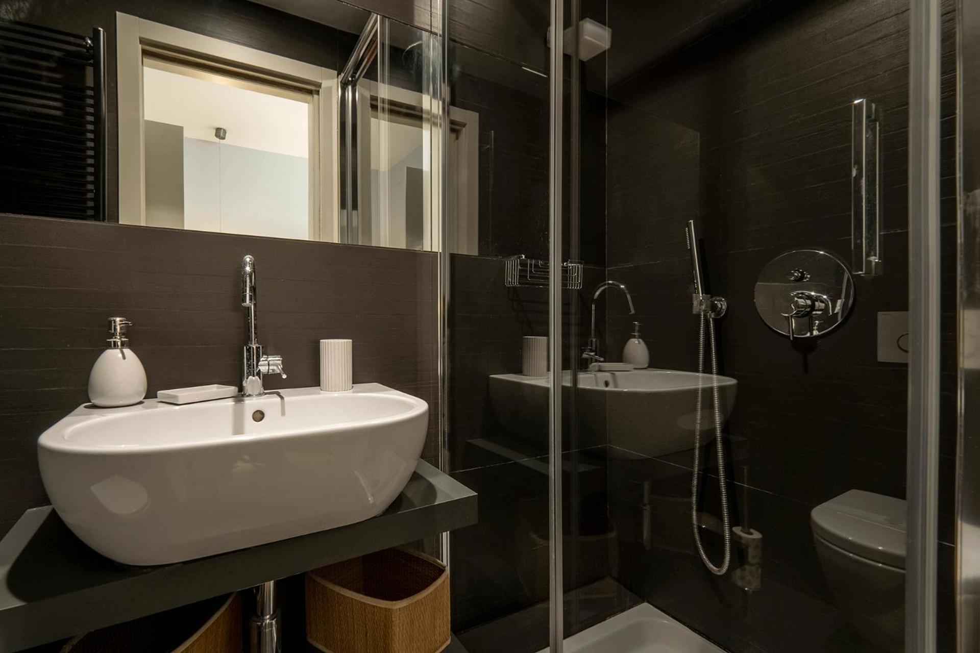 Apartment Fotofever Apt, Two Bedrooms With Air Conditioned In Elegant Shopping Area, Close To Vatican City Rome