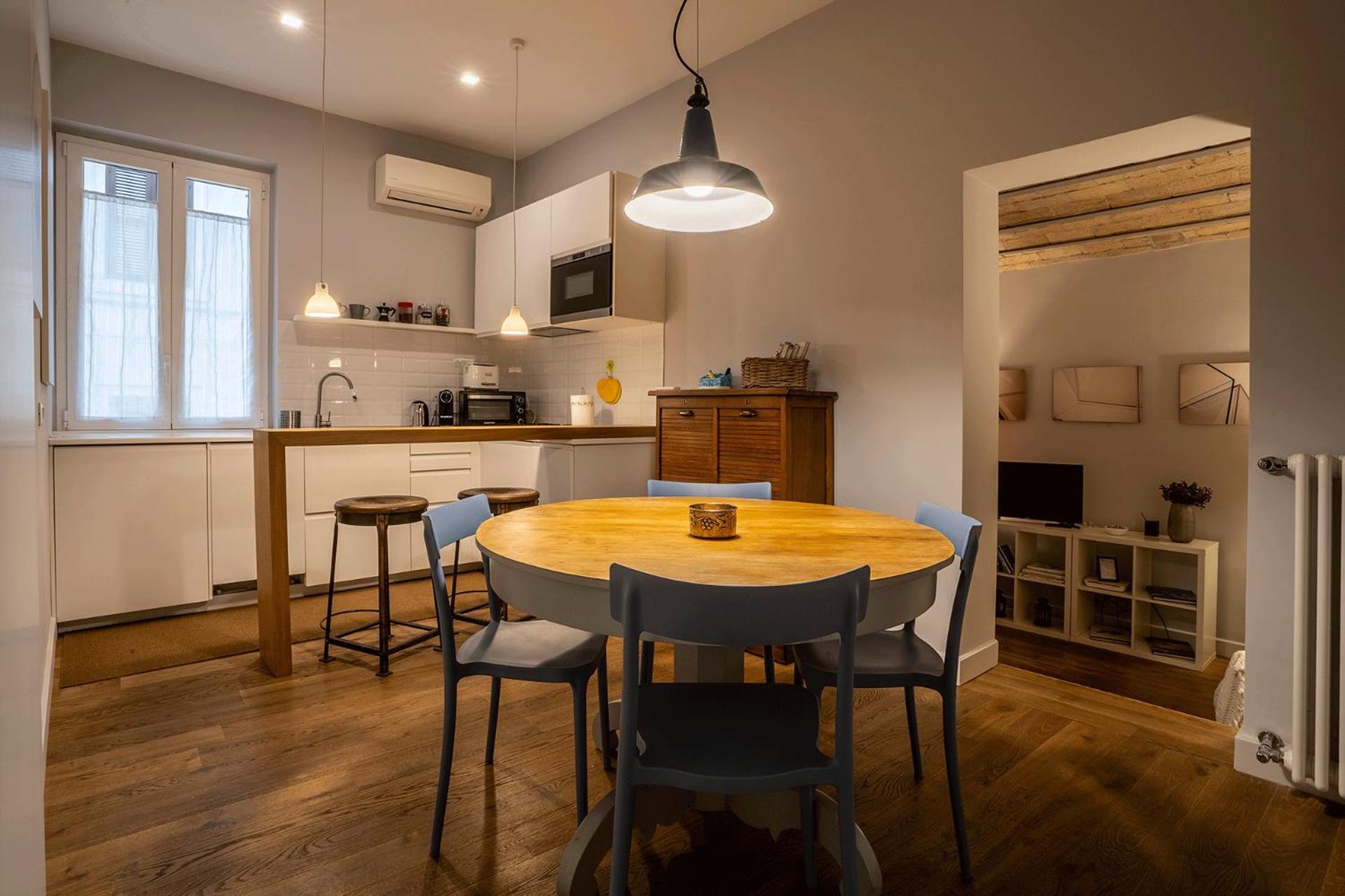 Fotofever Apt, Two Bedrooms With Air Conditioned In Elegant Shopping Area, Close To Vatican City Apartment