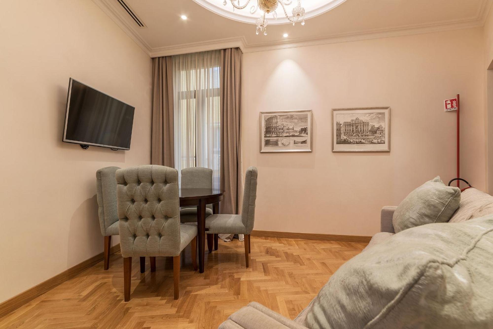 900 Veneto & Pinciana Apartment *