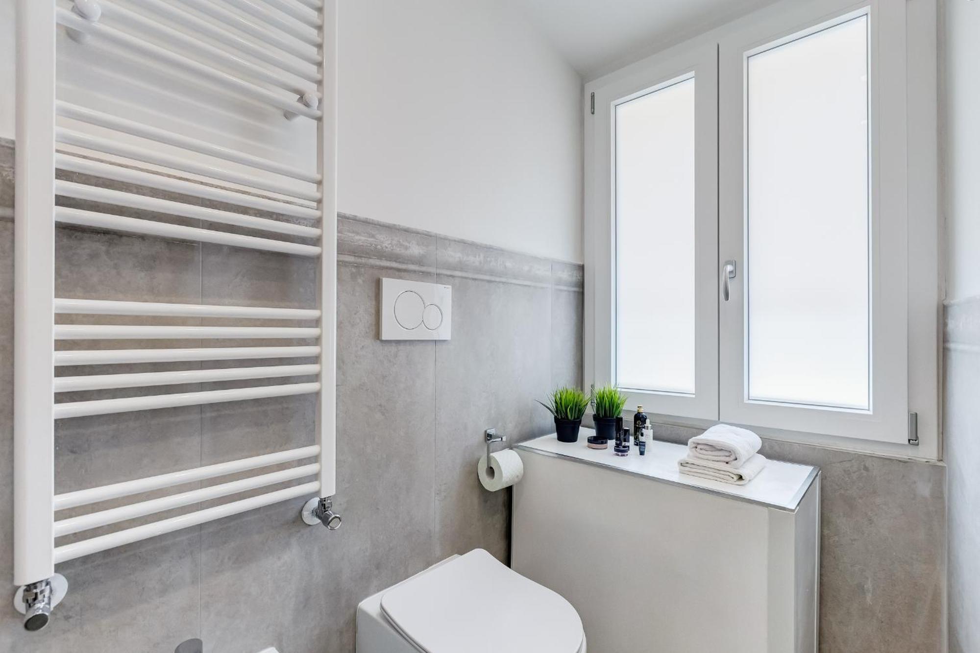Bdc - Empire, Noble 3-bdr Apartment