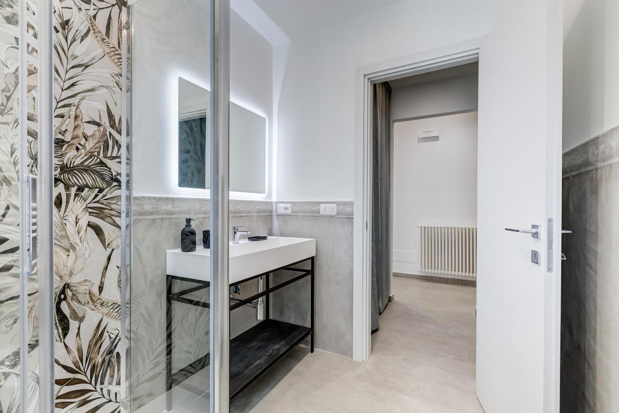 Apartment Bdc - Empire, Noble 3-bdr