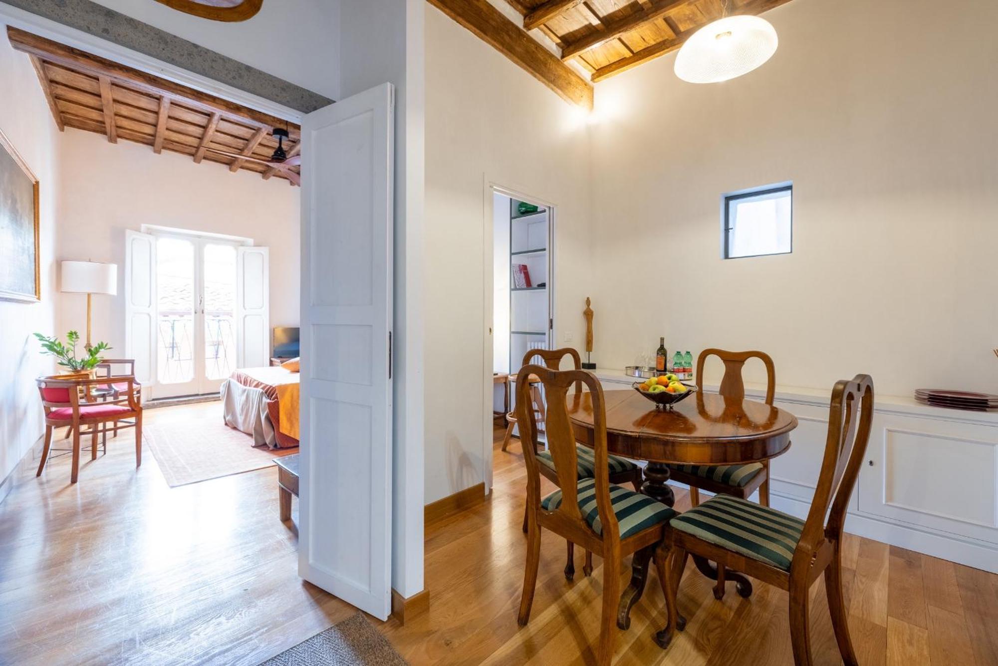 Stylish Navona Apartment Rome