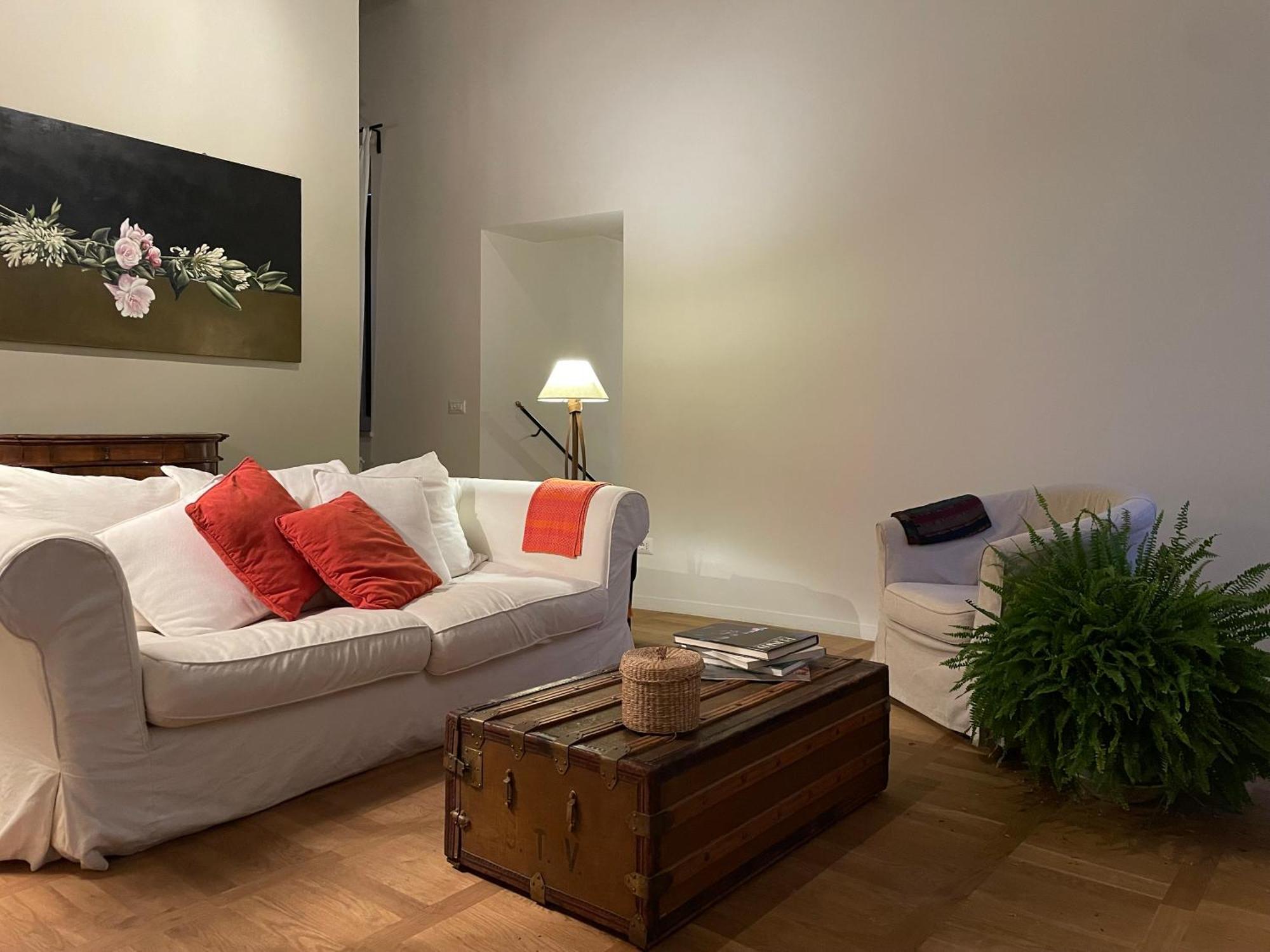 Center, Luxury & History In Via Monserrato Appartement