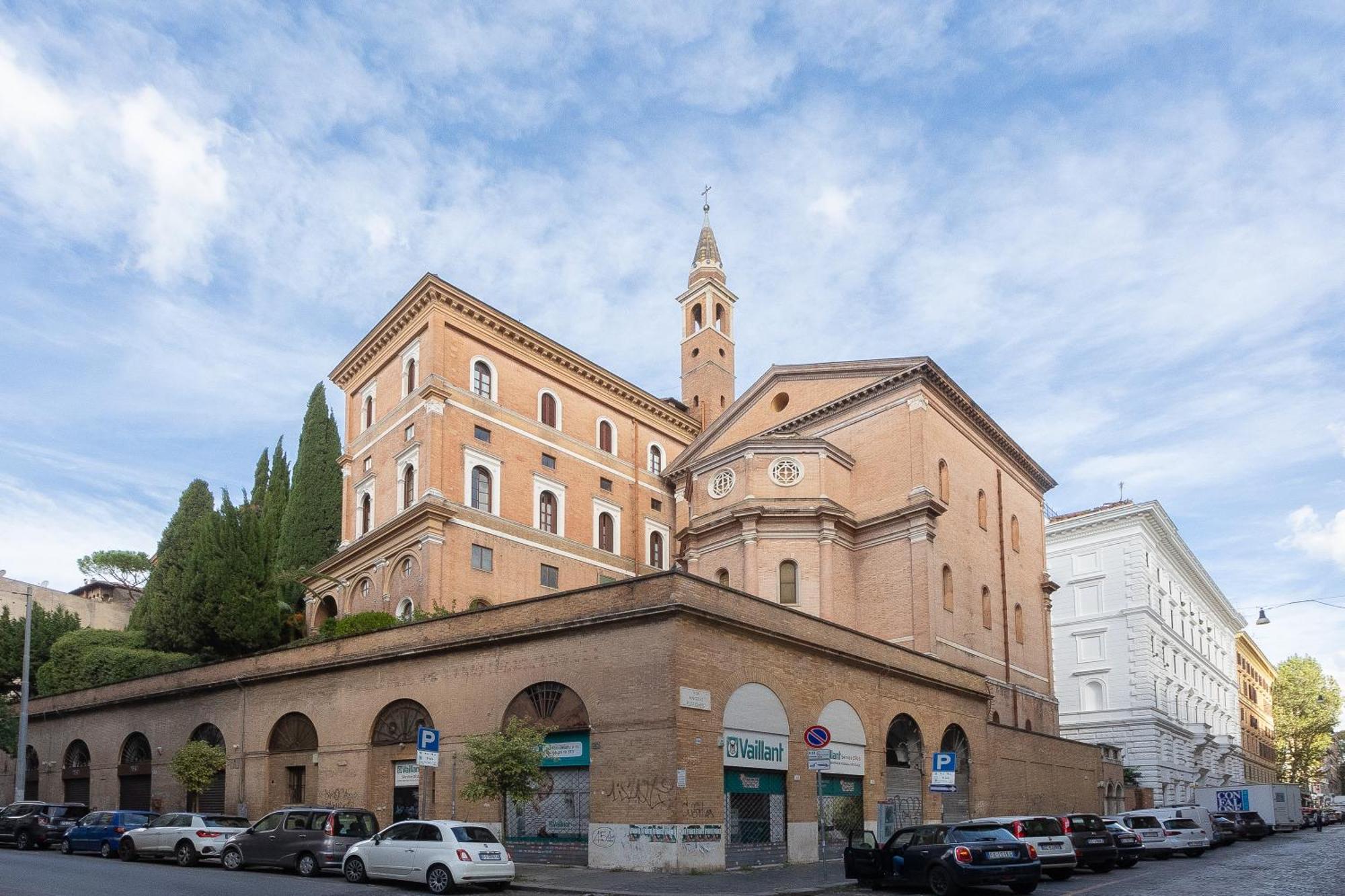 Colosseum Holidays - Three-bedroom Apartment *