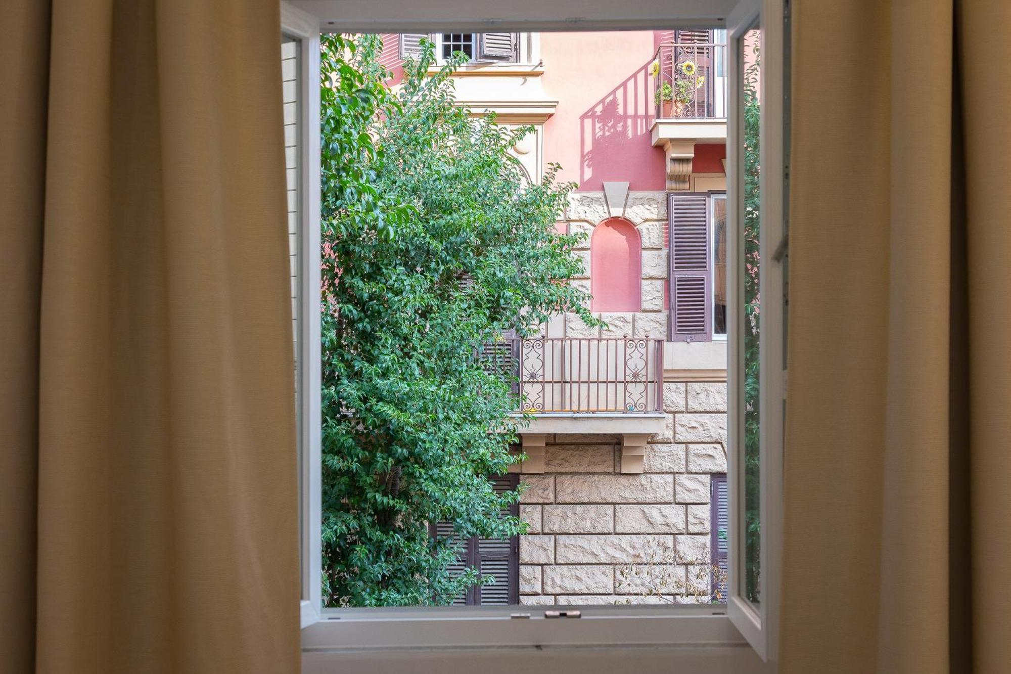 Colosseum Holidays - Three-bedroom * Rome