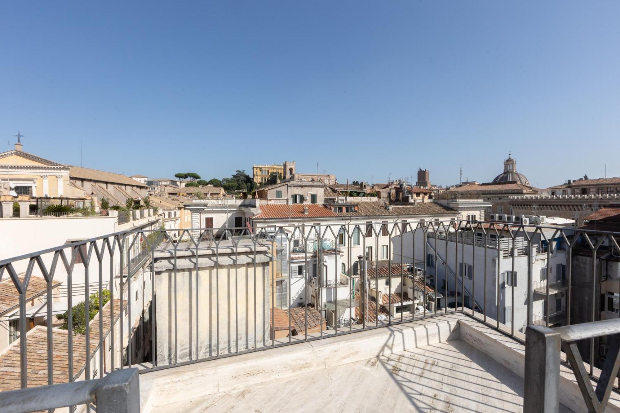 Amazing 3 Levels Penthouse Piazza Venezia Apartment *
