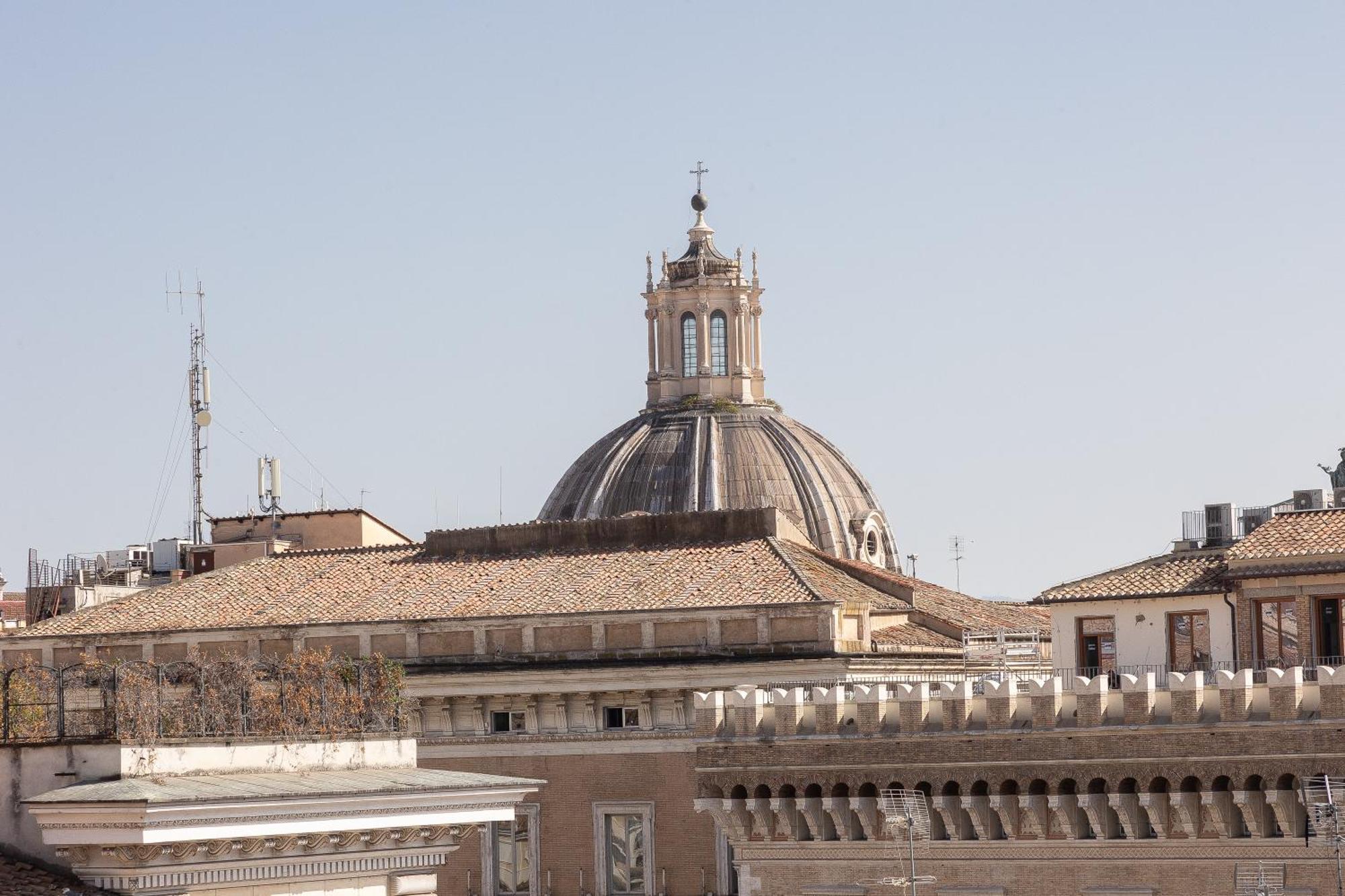 Amazing 3 Levels Penthouse Piazza Venezia *