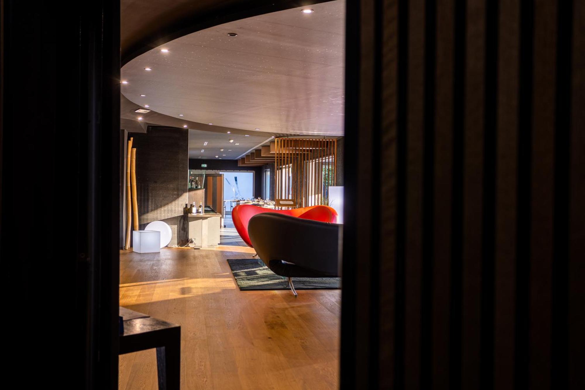 Hotel Black