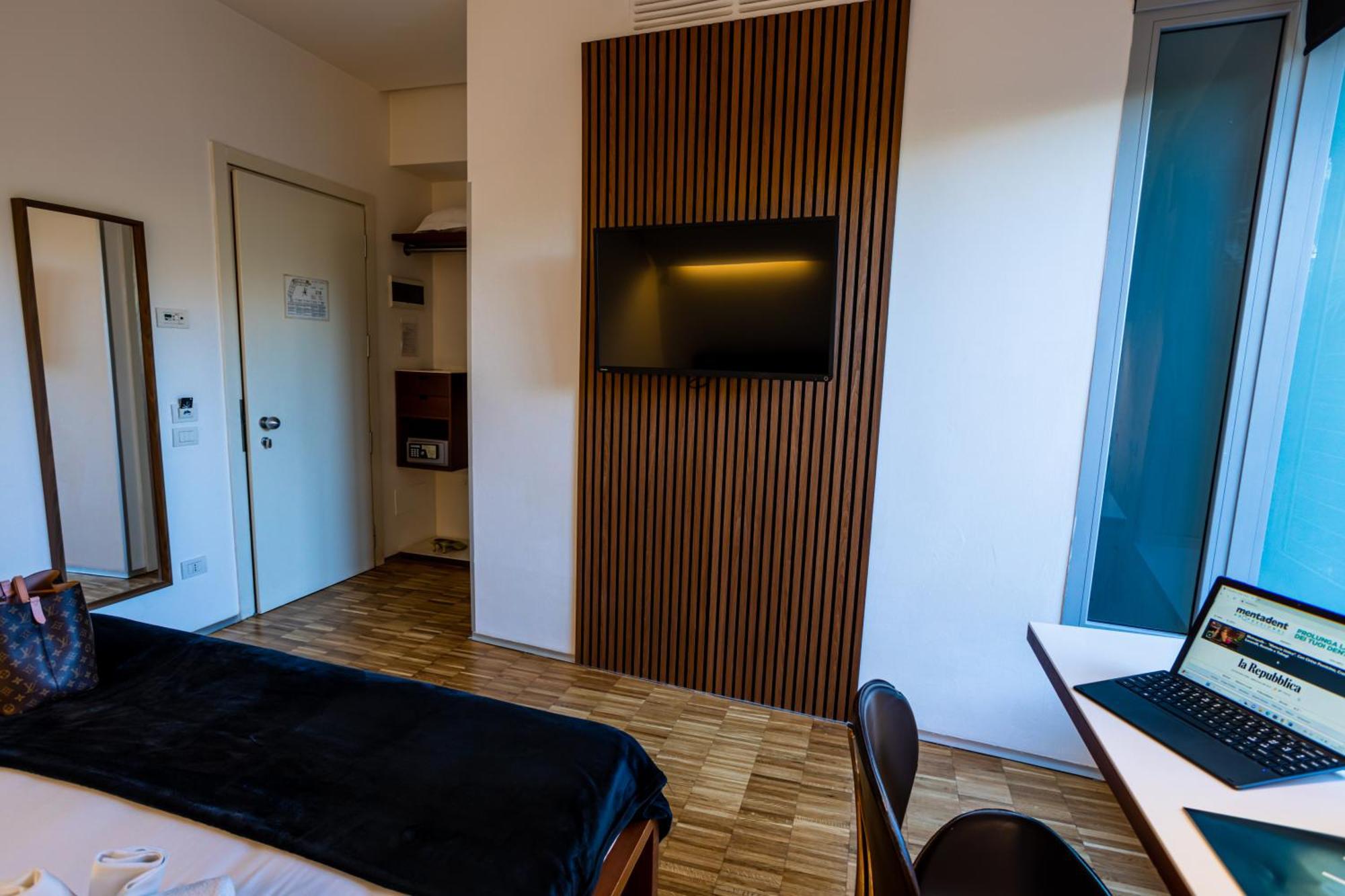 Black Hotel
