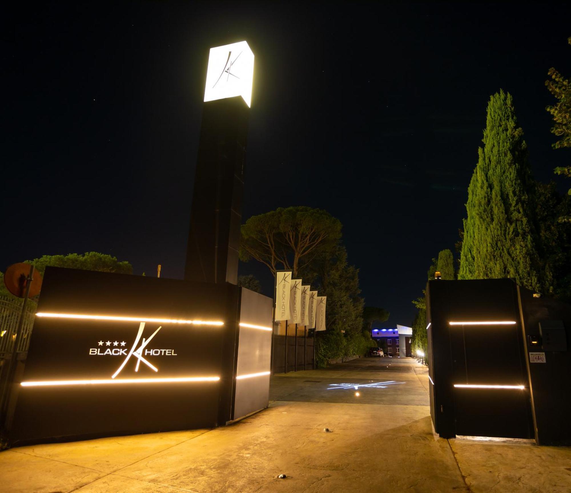 Hotel Black 4*