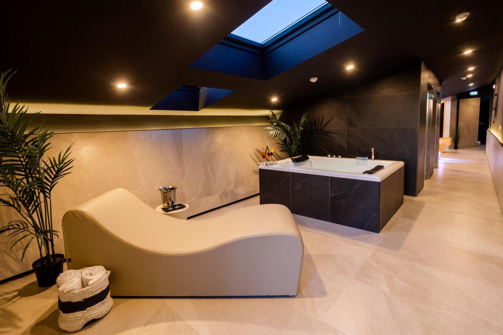 Black Hotel 4*