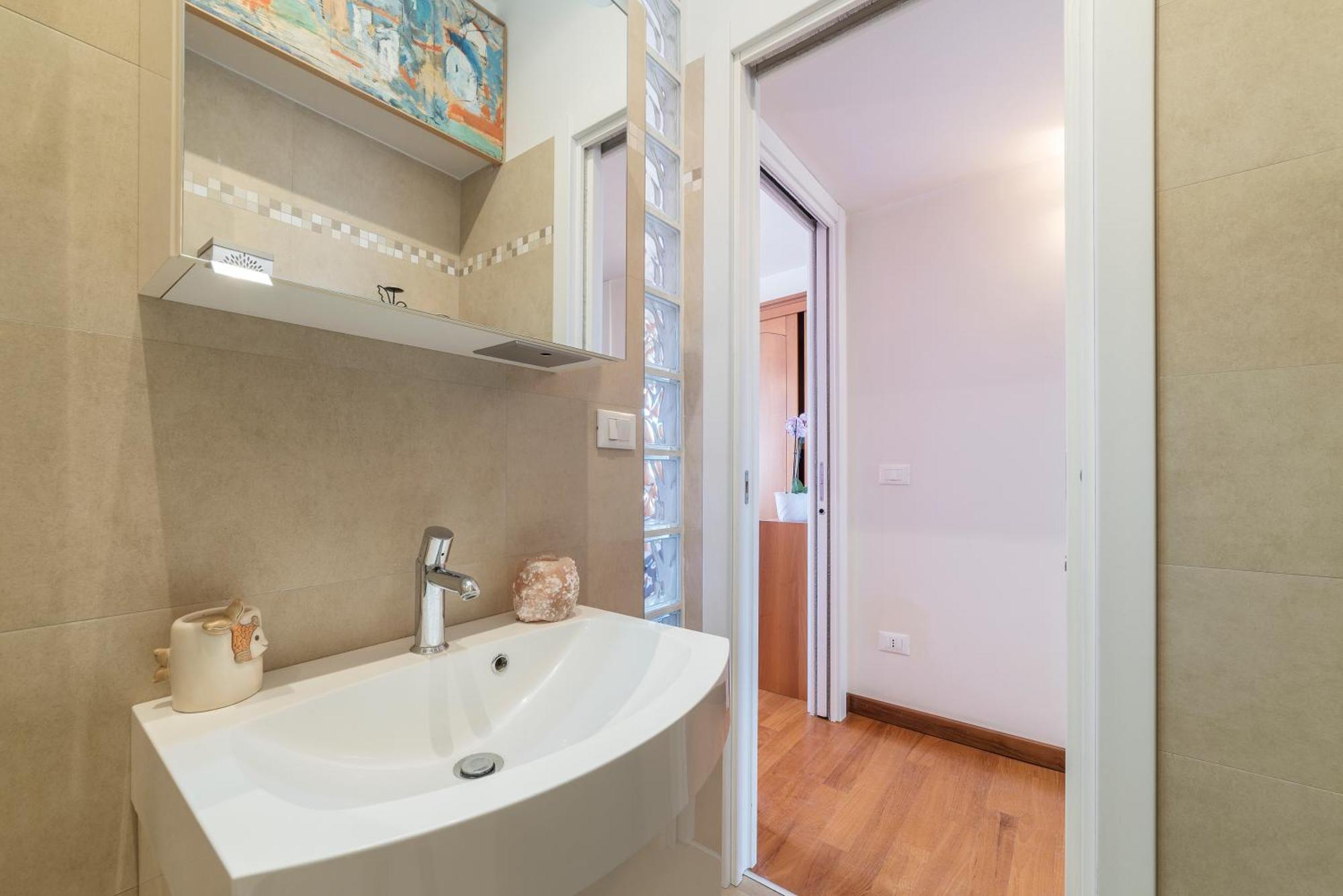 Colosseum Roomy Apartment Rome