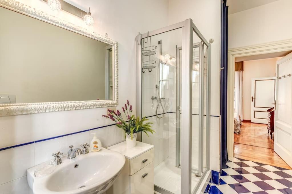 Adorable Flat By Barberini Trevi Fountain Rome