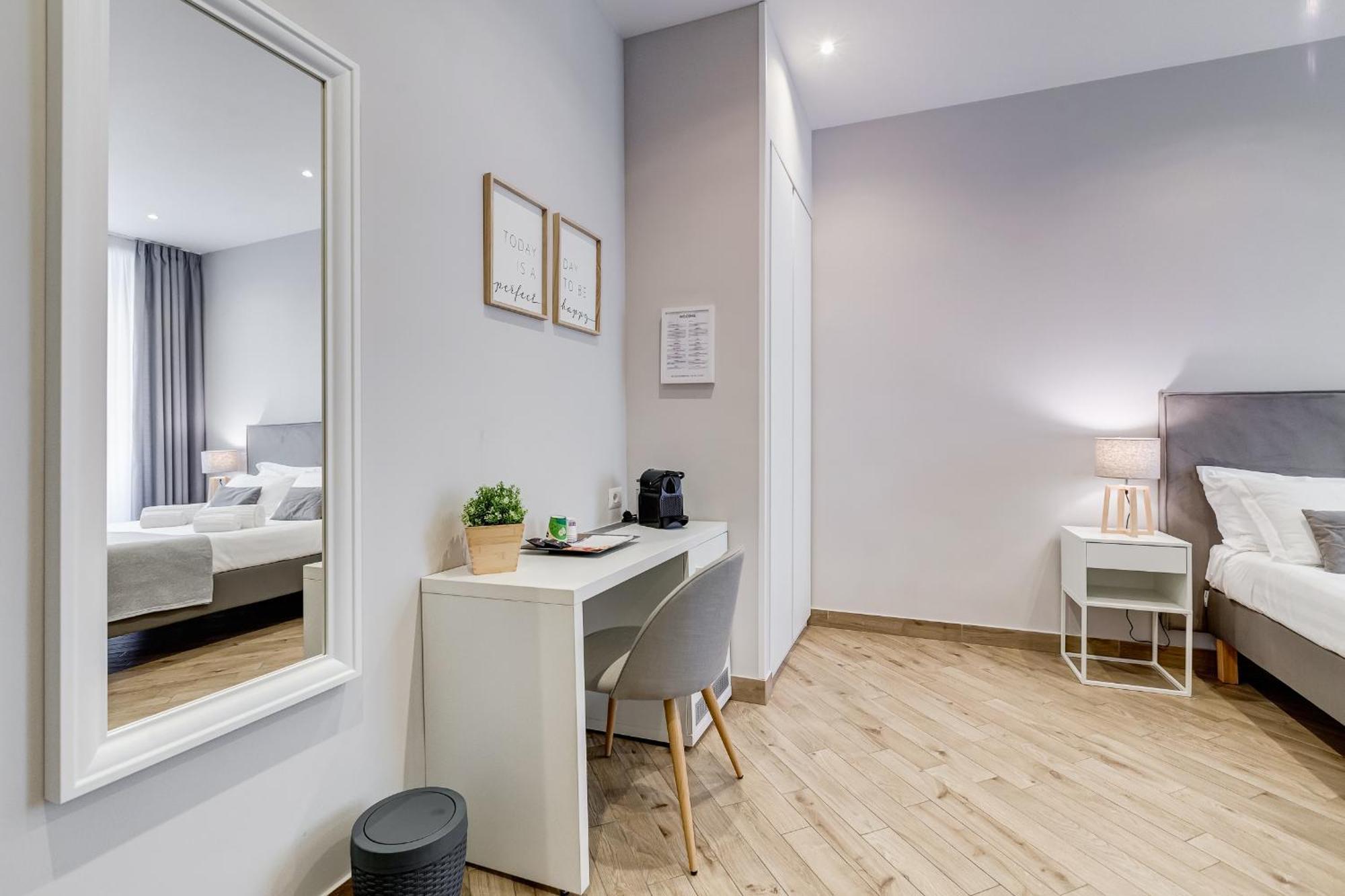 Colonna Luxury 2* Rome