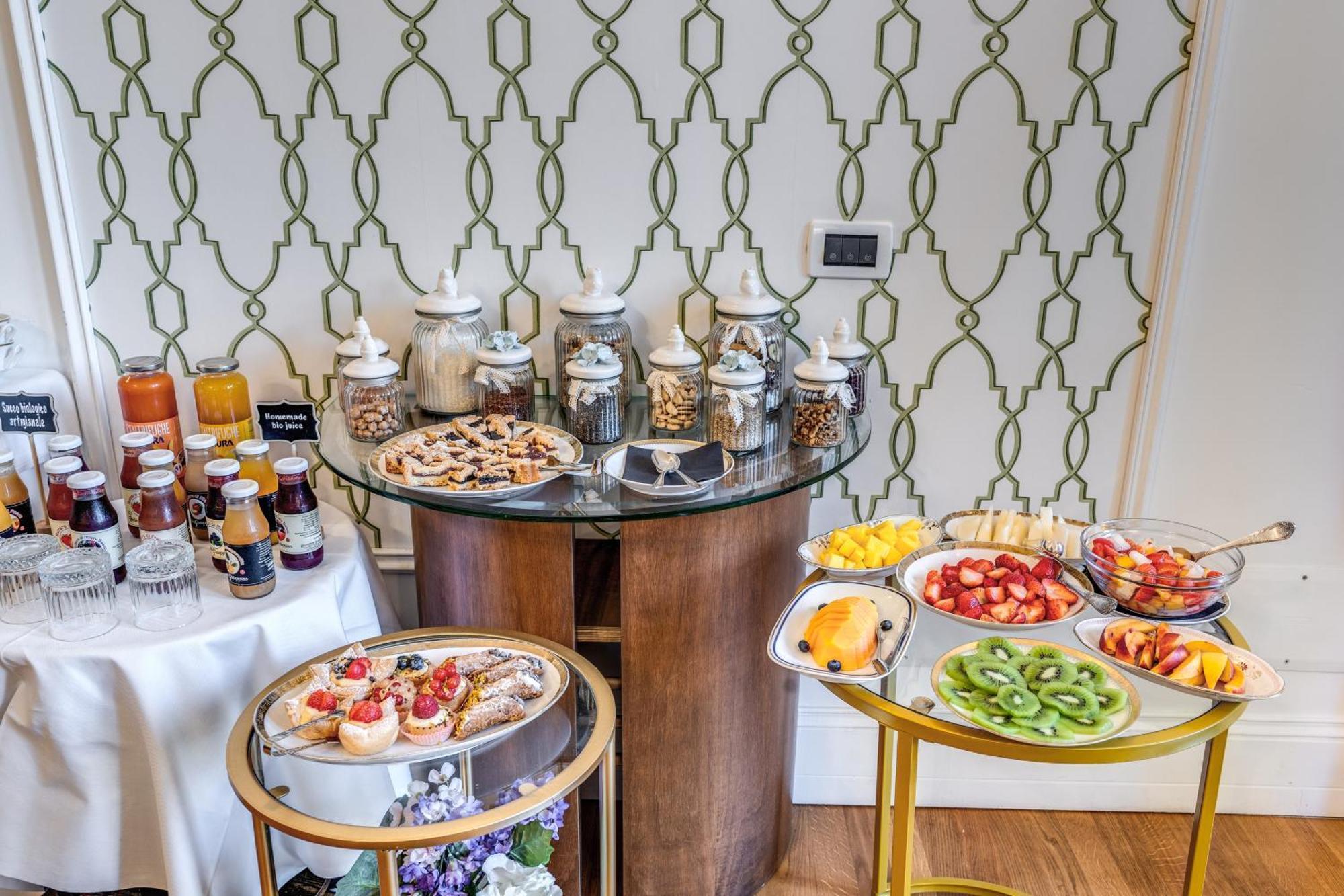 Garden Hotel 3*
