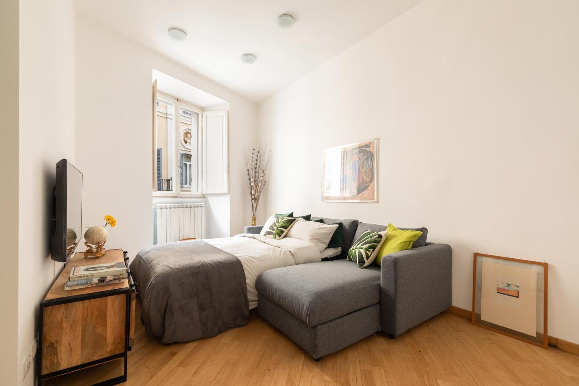 Spanish Steps Stylish Apartment *