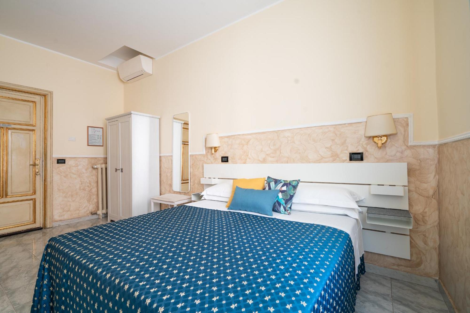 Ascot Hotel 2*
