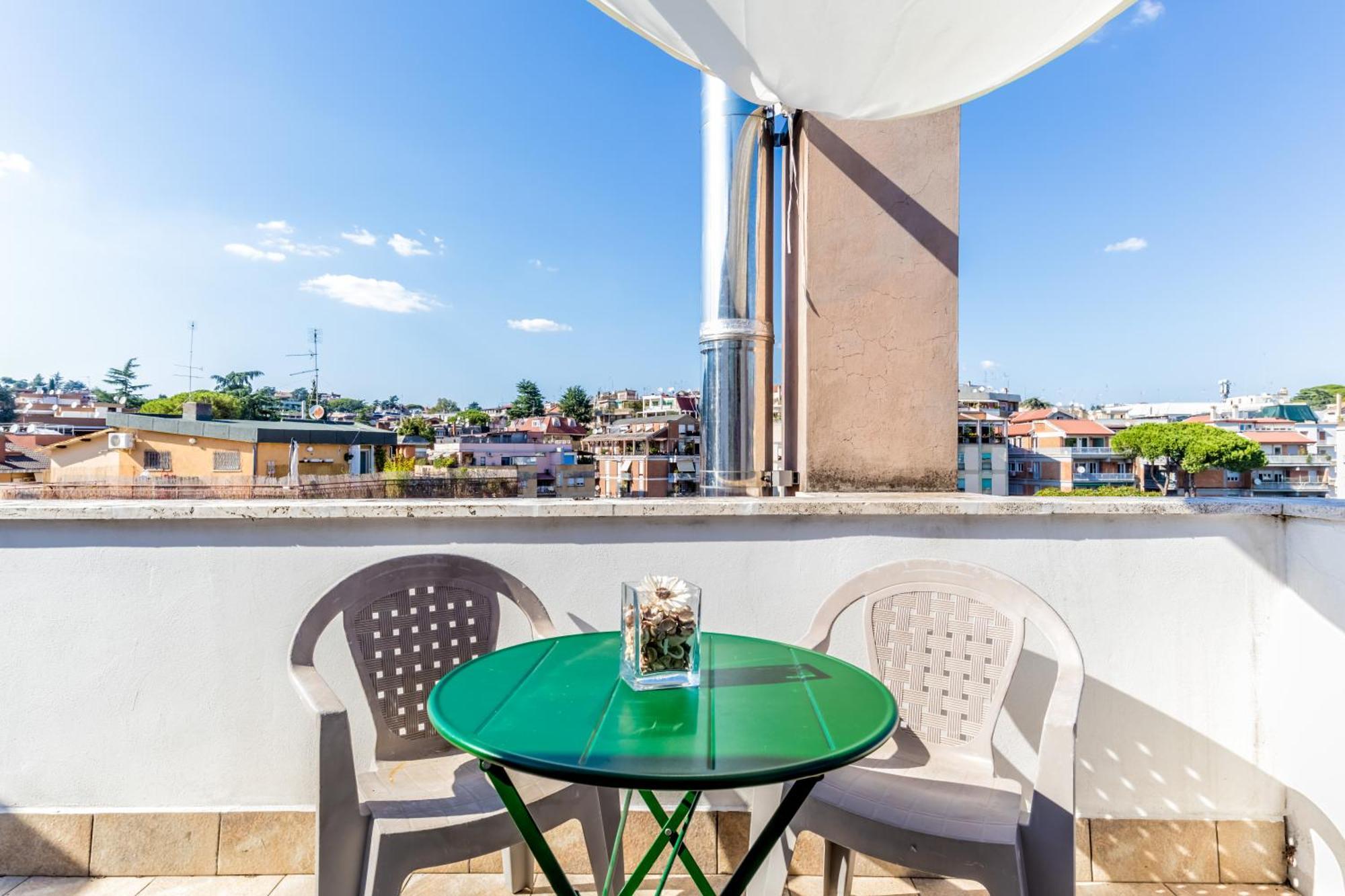 Apartment Attico Trilocale In Zona Farnesina