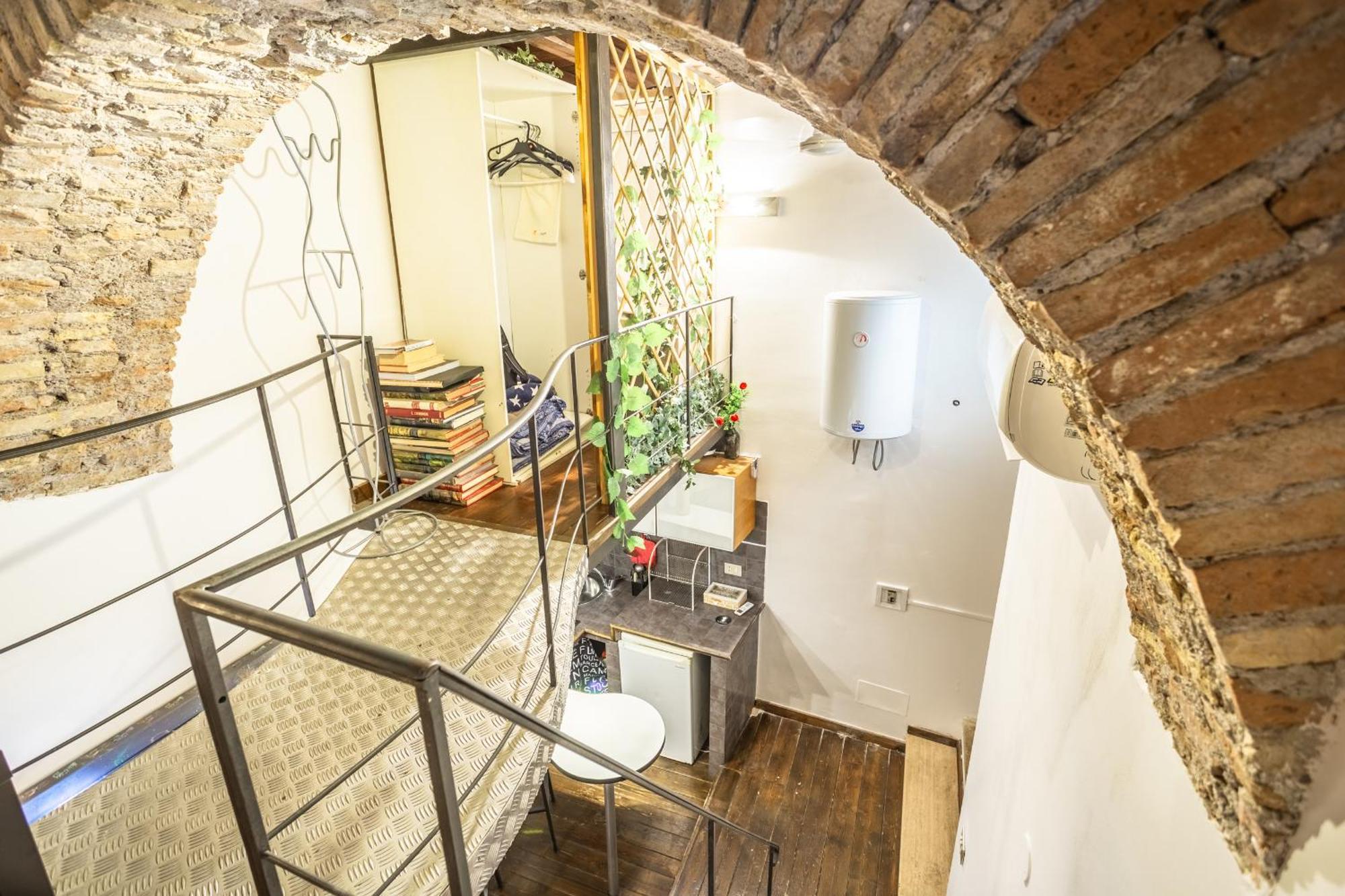 The Magic Hole Apartment *