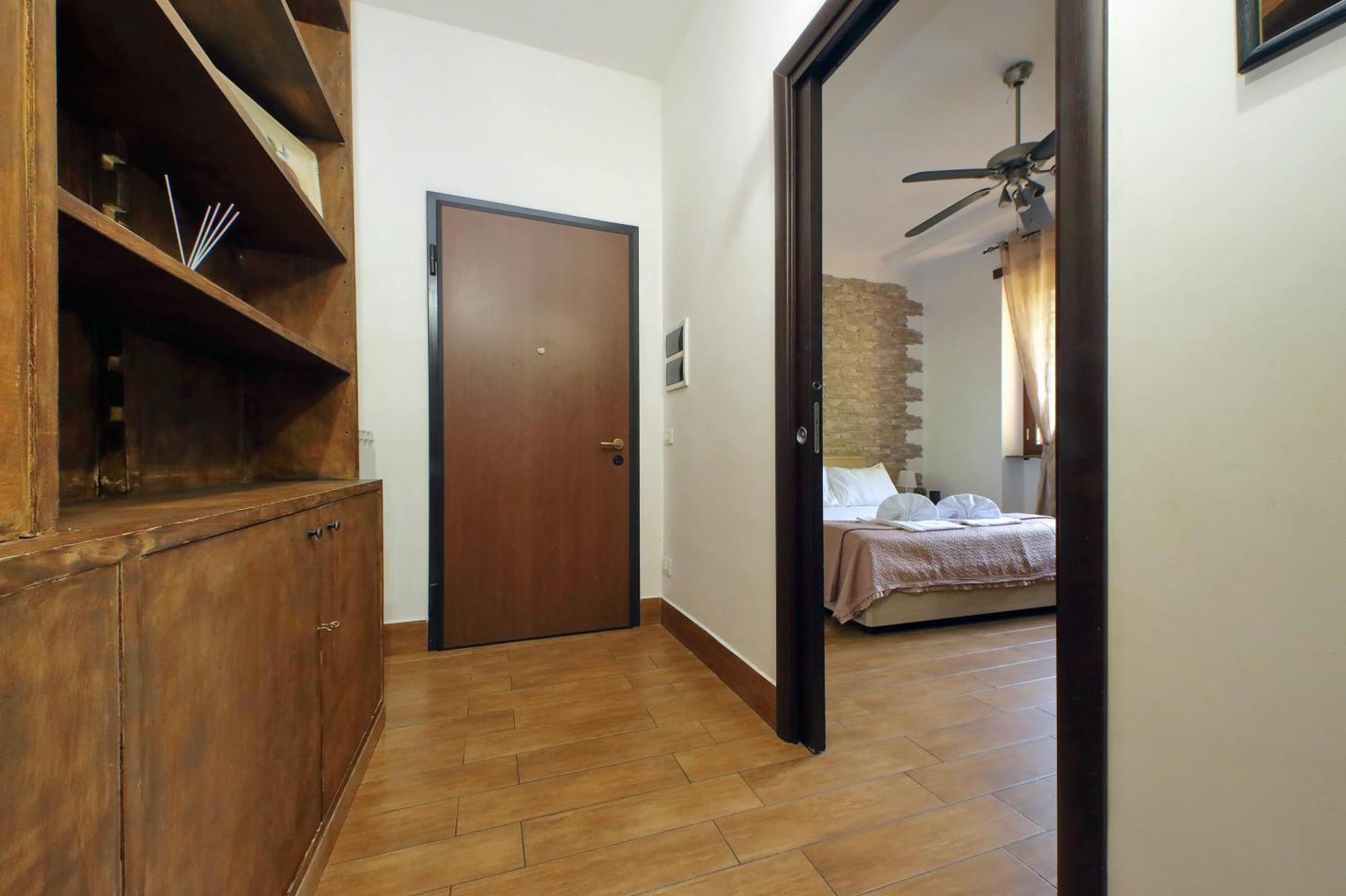 Vatican Flat Cozy With Private Court Rome