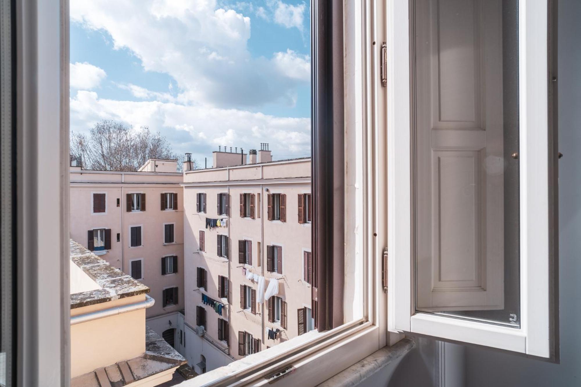Sunnytestaccio Rome