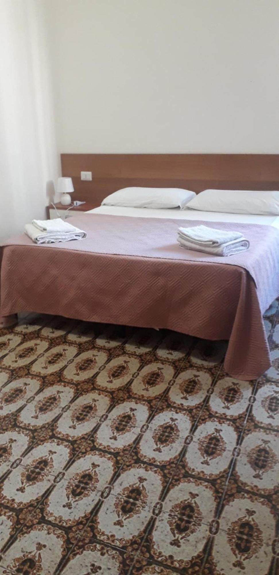Interno 3 *