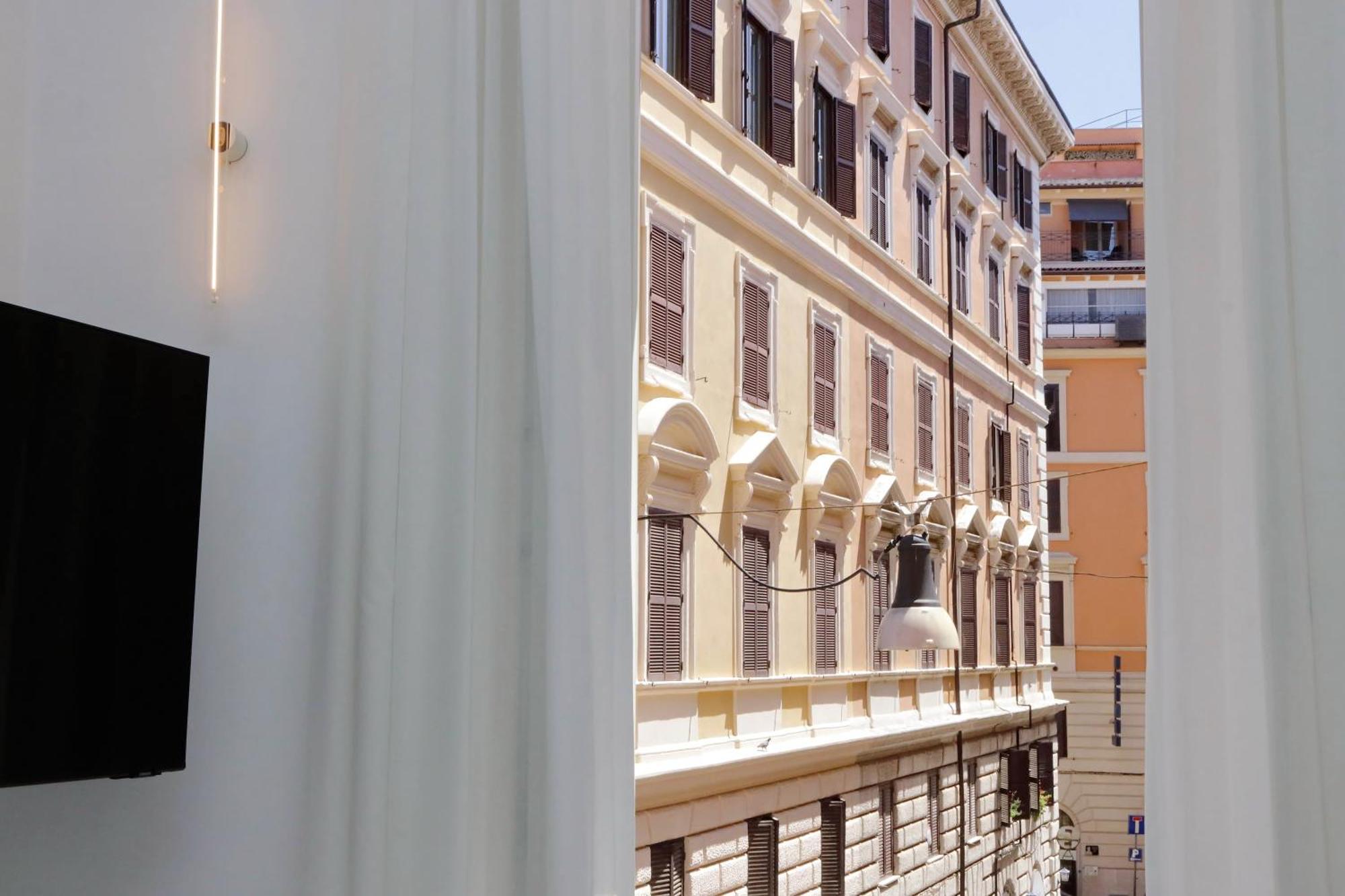 Ych-montebello - * Rome