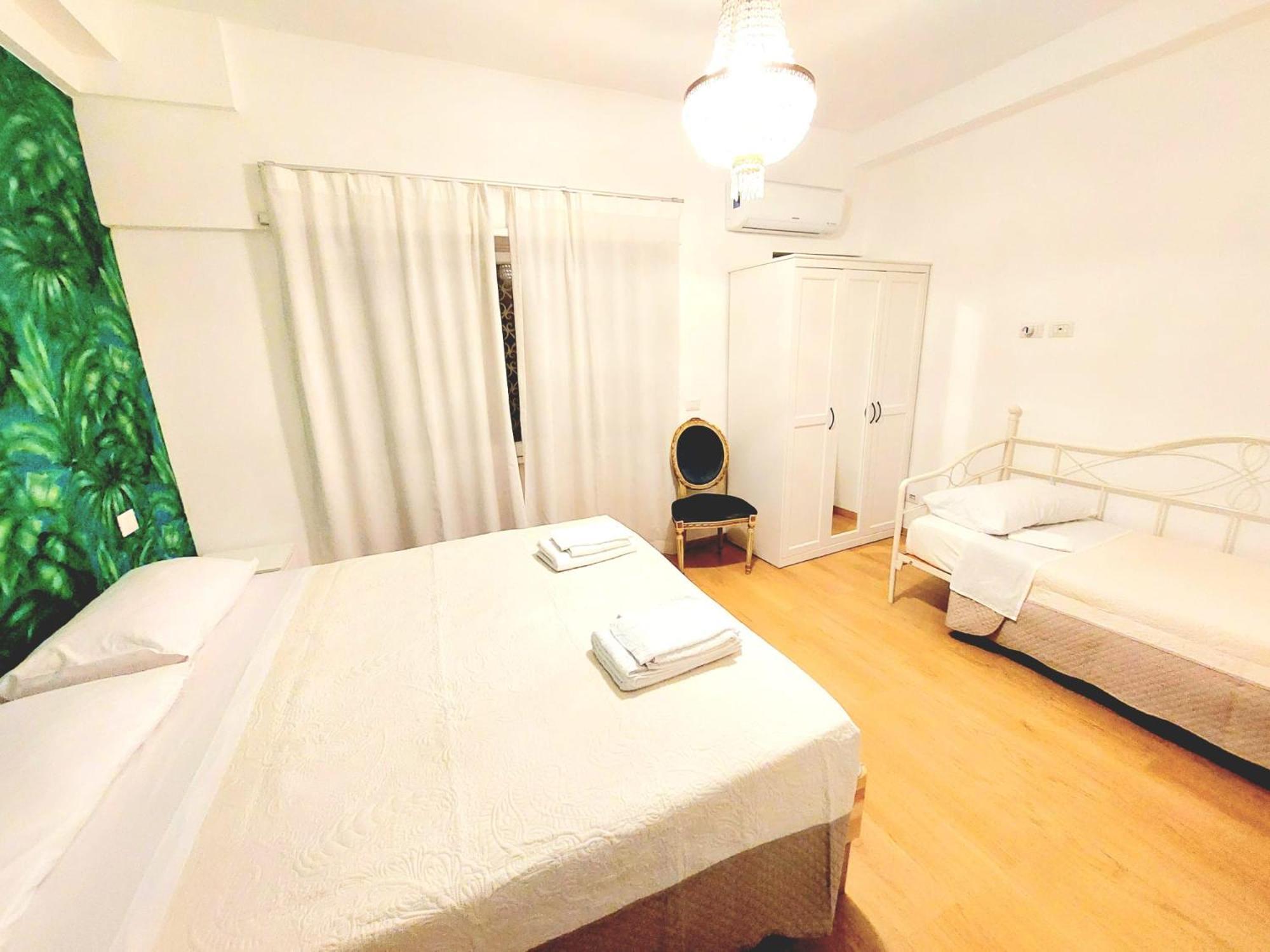 Vanity - 4 Bedrooms With 4 Bathrooms - Ac & Wifi