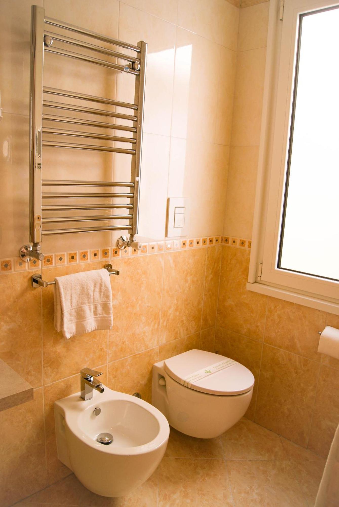 Esposizione Luxury Hotel 3*