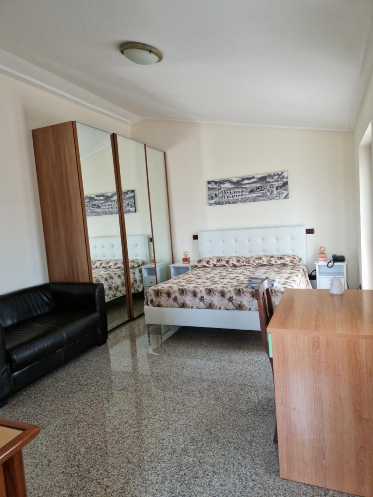 Castelbarco House B Rome