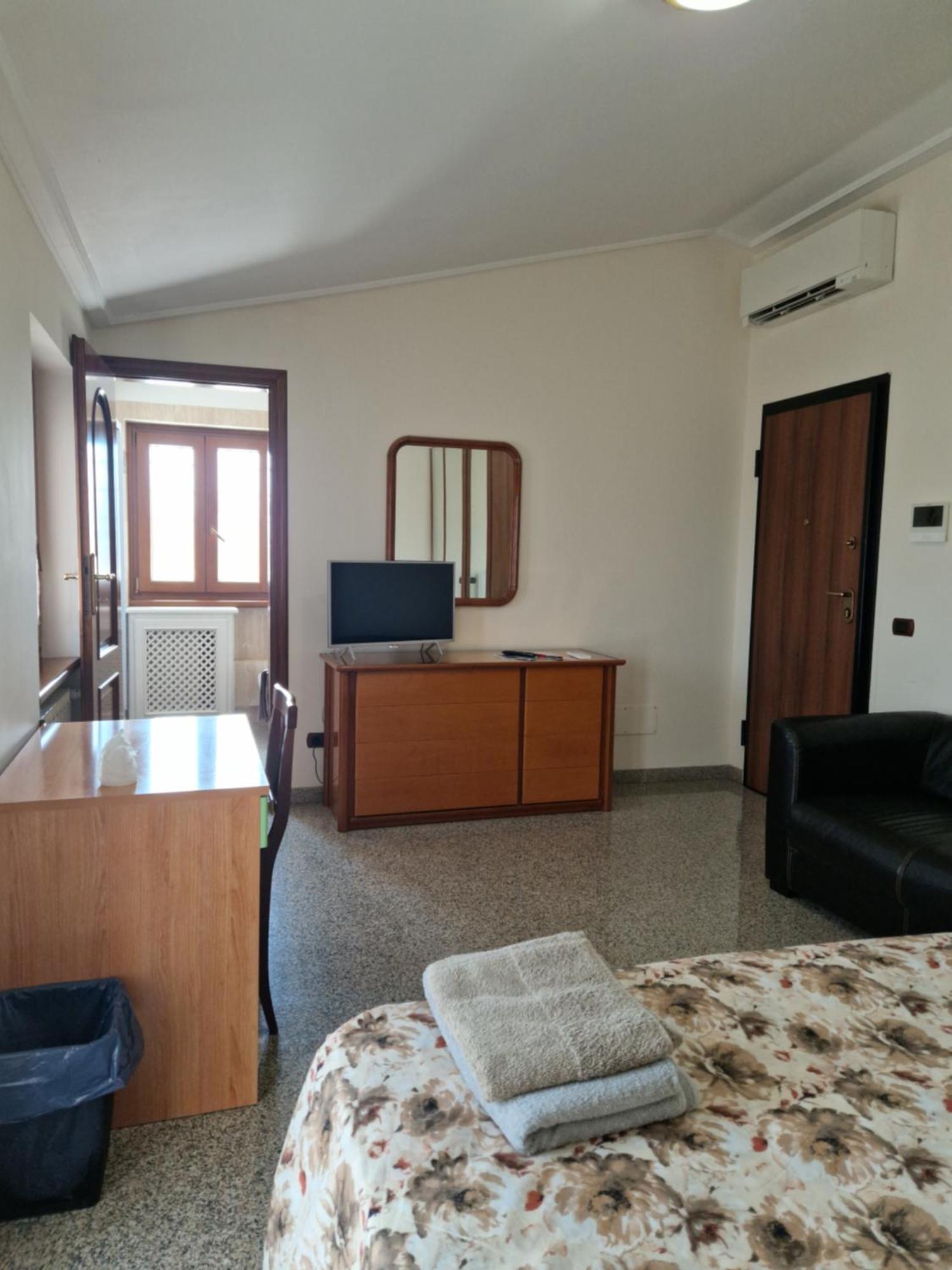 Castelbarco House B Guest house