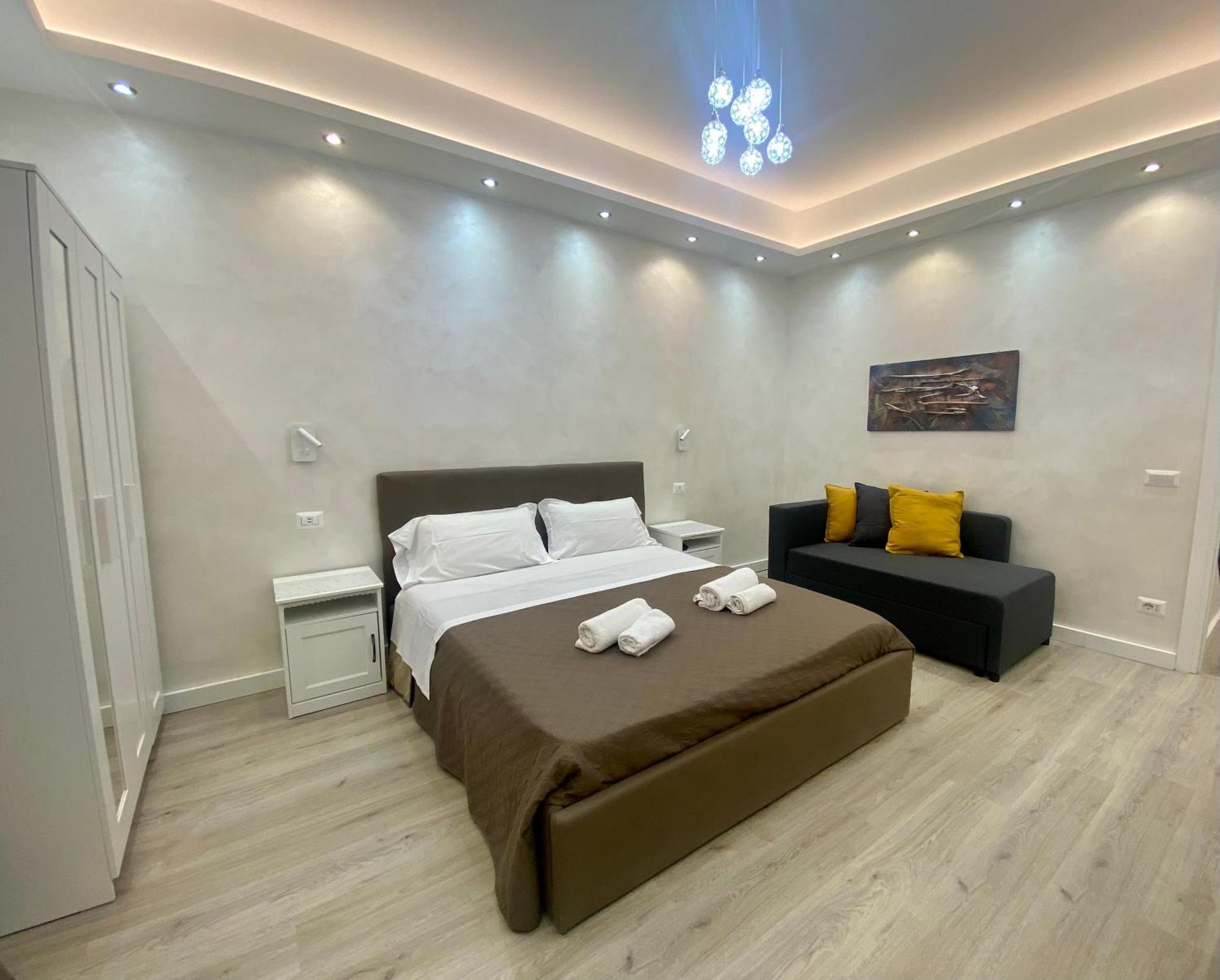 Close To The Coloseum, 2 Minutes Walk From Metro A * Rome