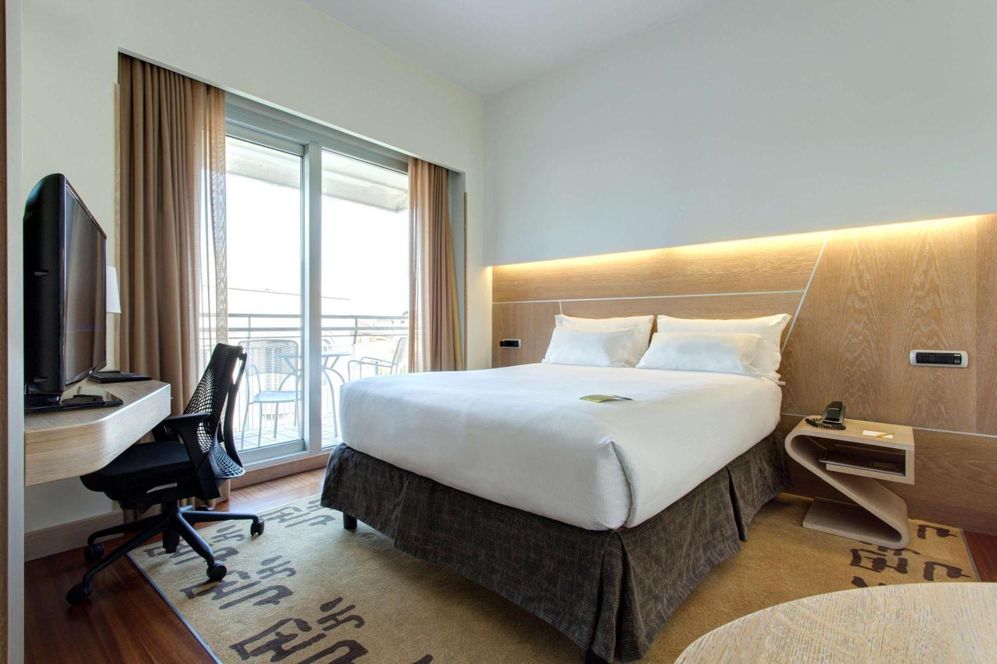 Hilton Garden Claridge Hotel