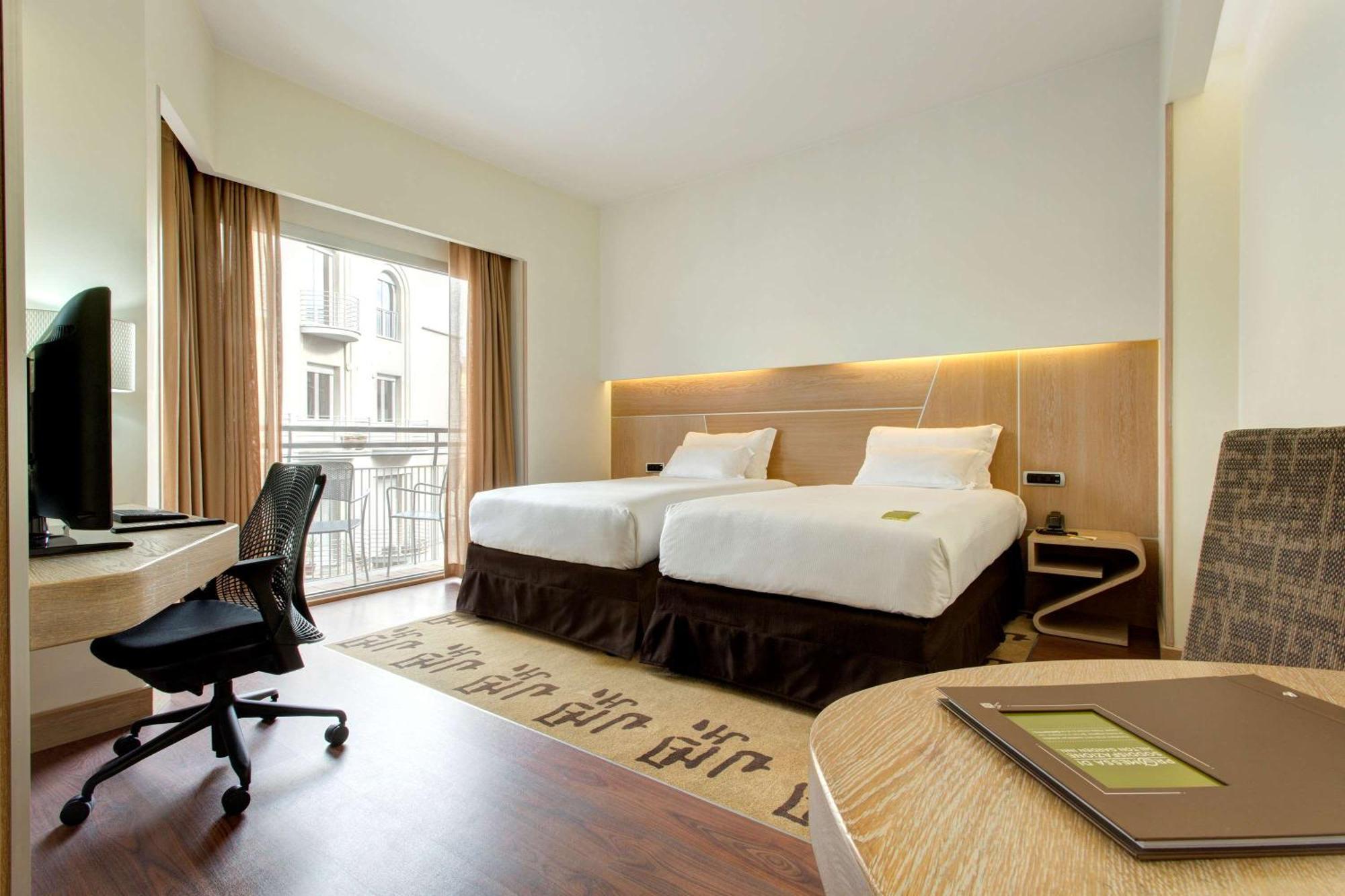 Hilton Garden Claridge 4*