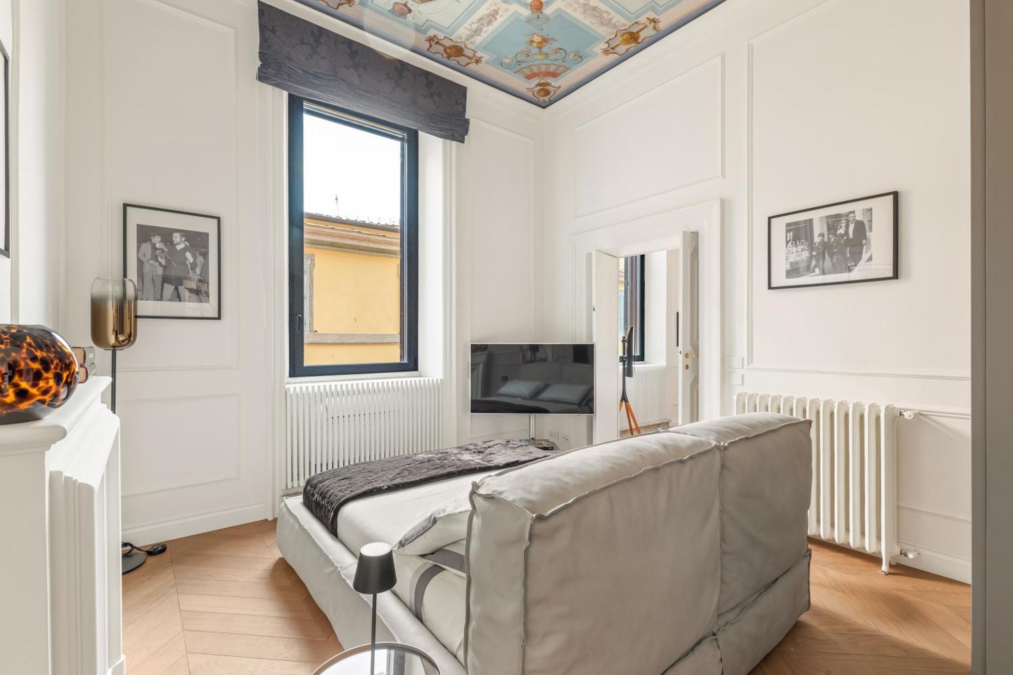Charm And Elegance By The Spanish Steps Apartment Rome