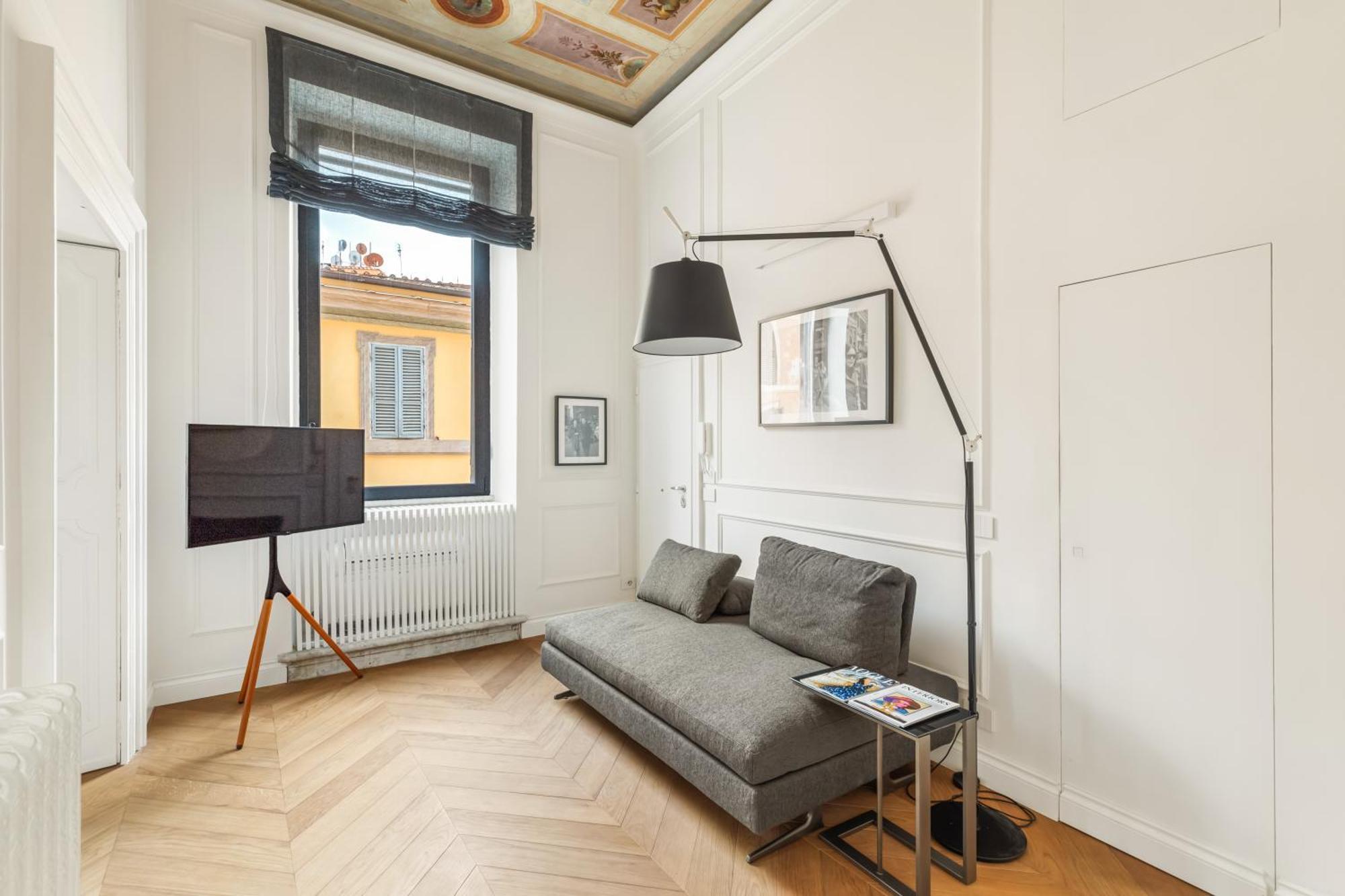 Charm And Elegance By The Spanish Steps Apartment Rome