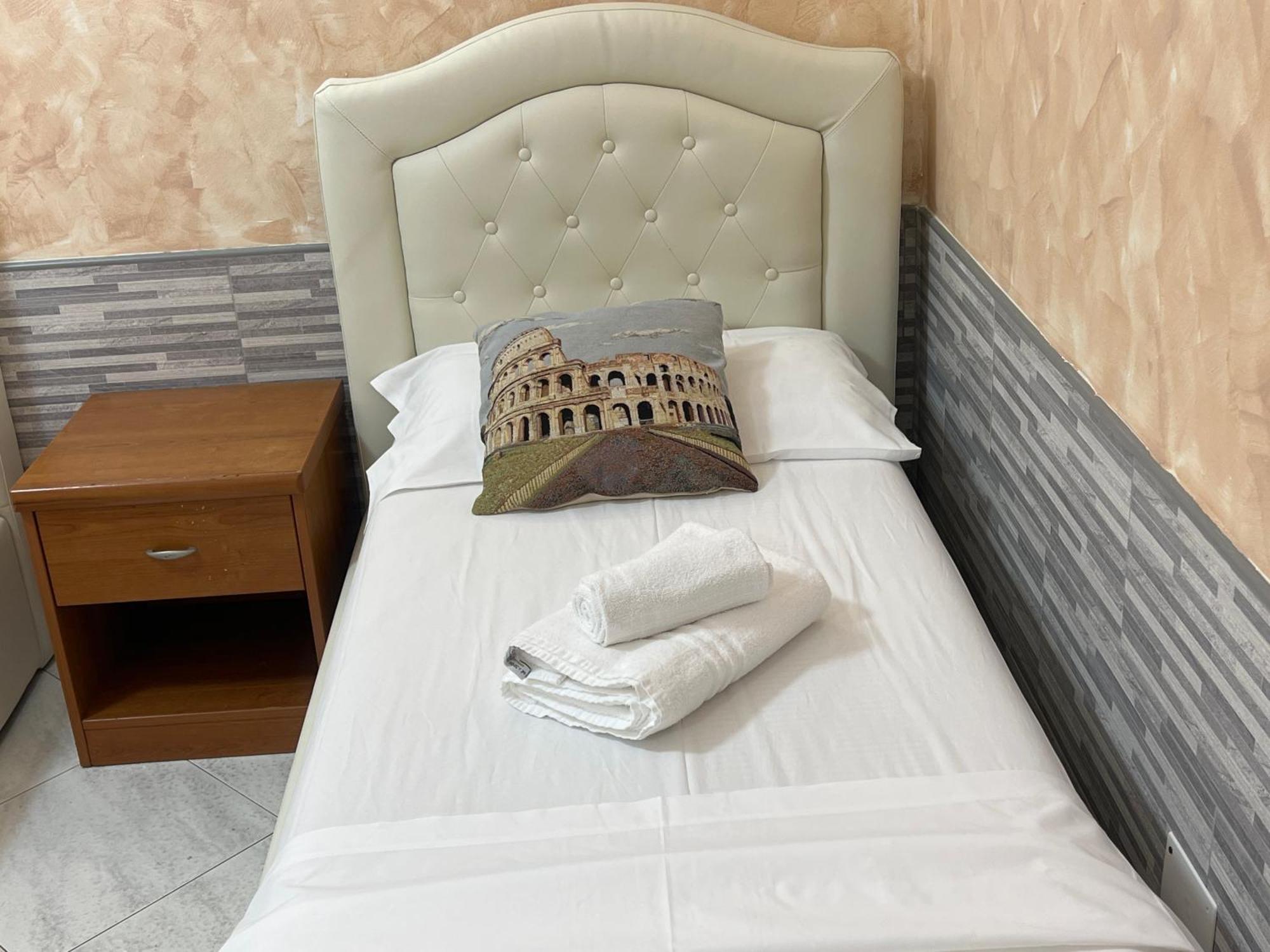 Relax On 2 - * Rome