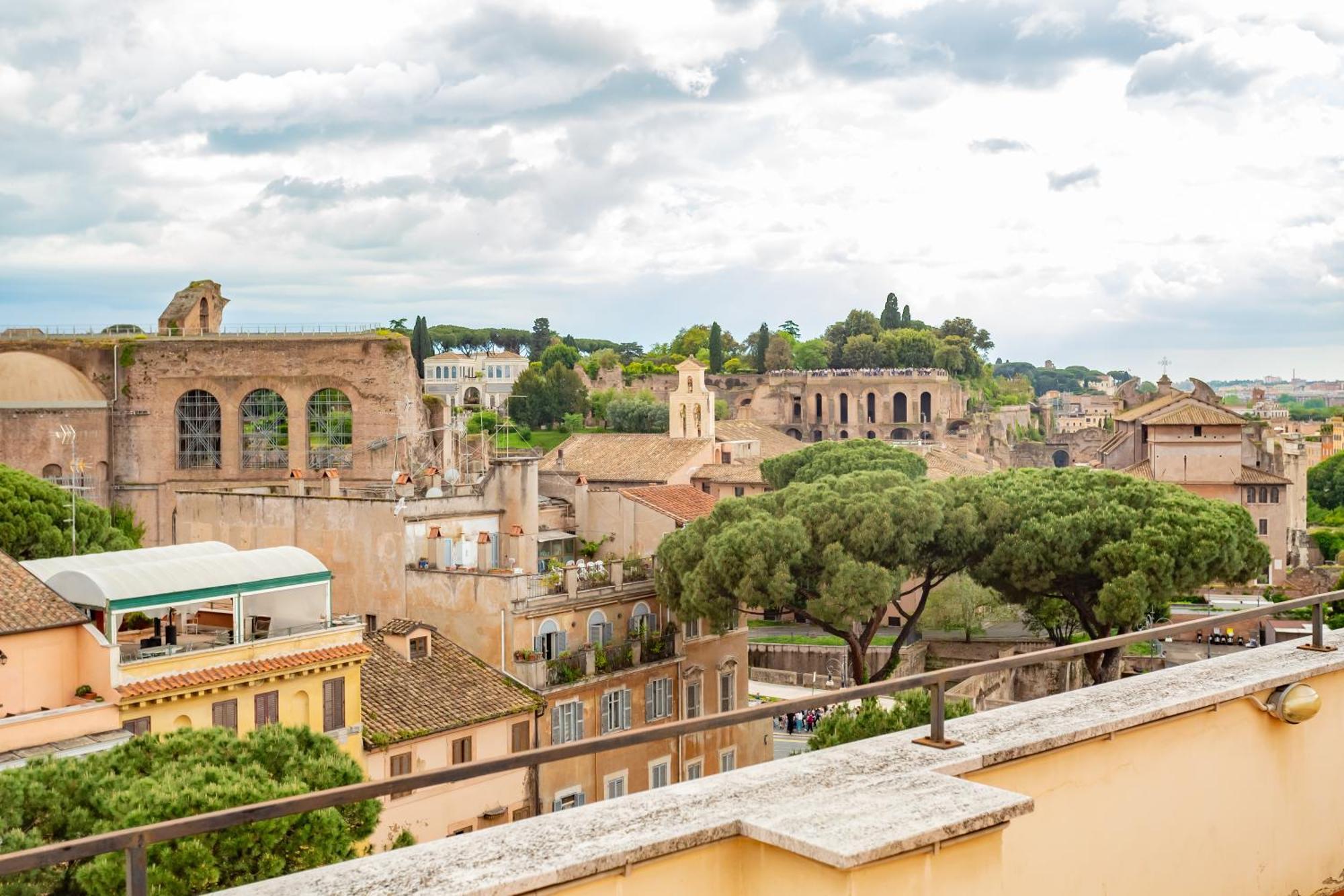 Maxima: Amazing View Of The Roman Forum *