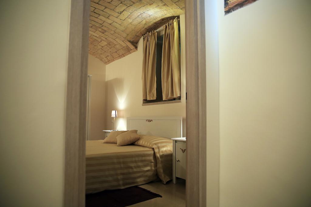 74 Crescenzio House Guest house