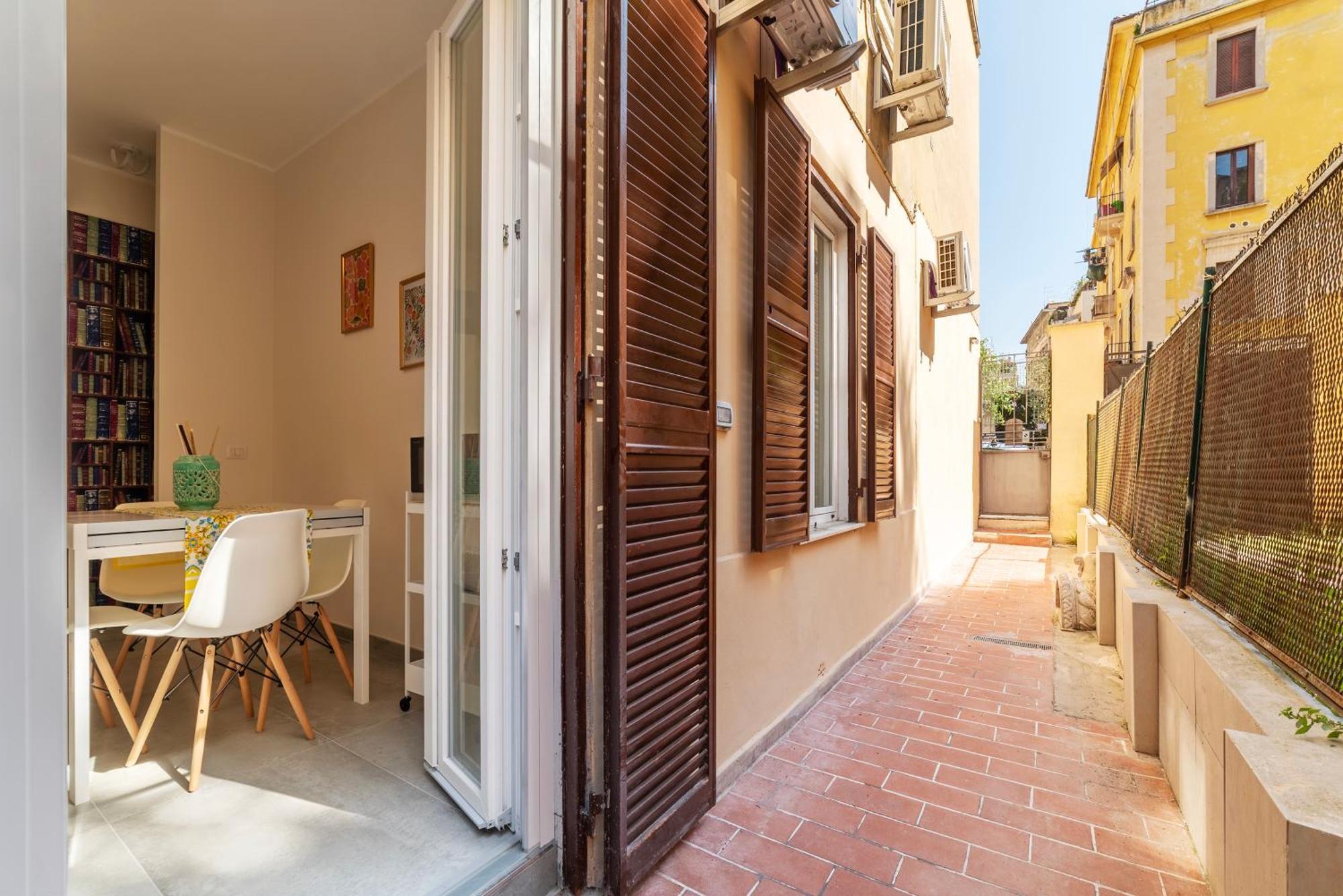 Eleonora Apartment