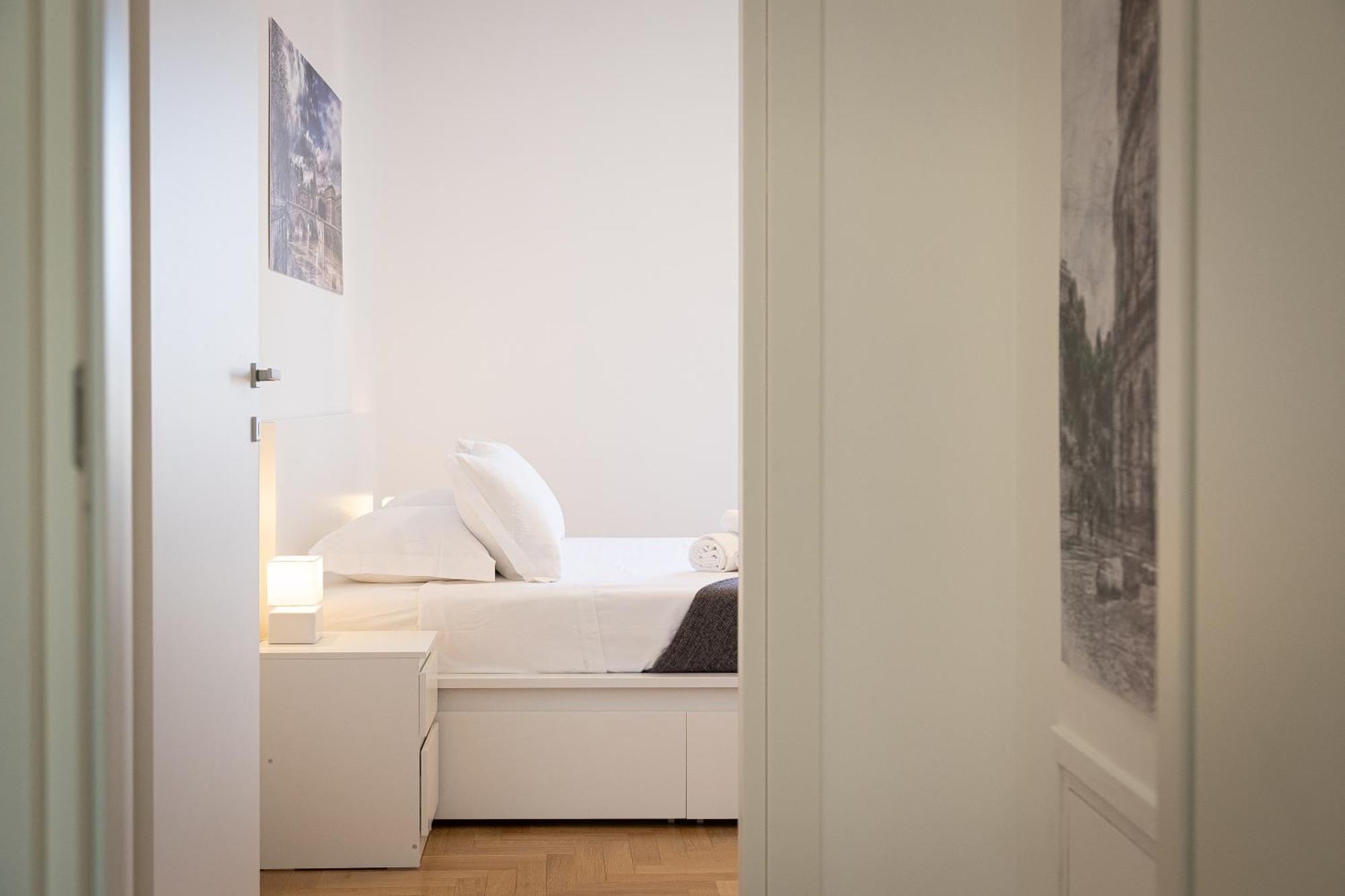 Appartement Colosseo Modern By In Rome