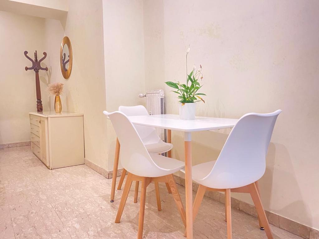 The Italian House In A Pochi Passi Dalla Metro A Appartement Rome